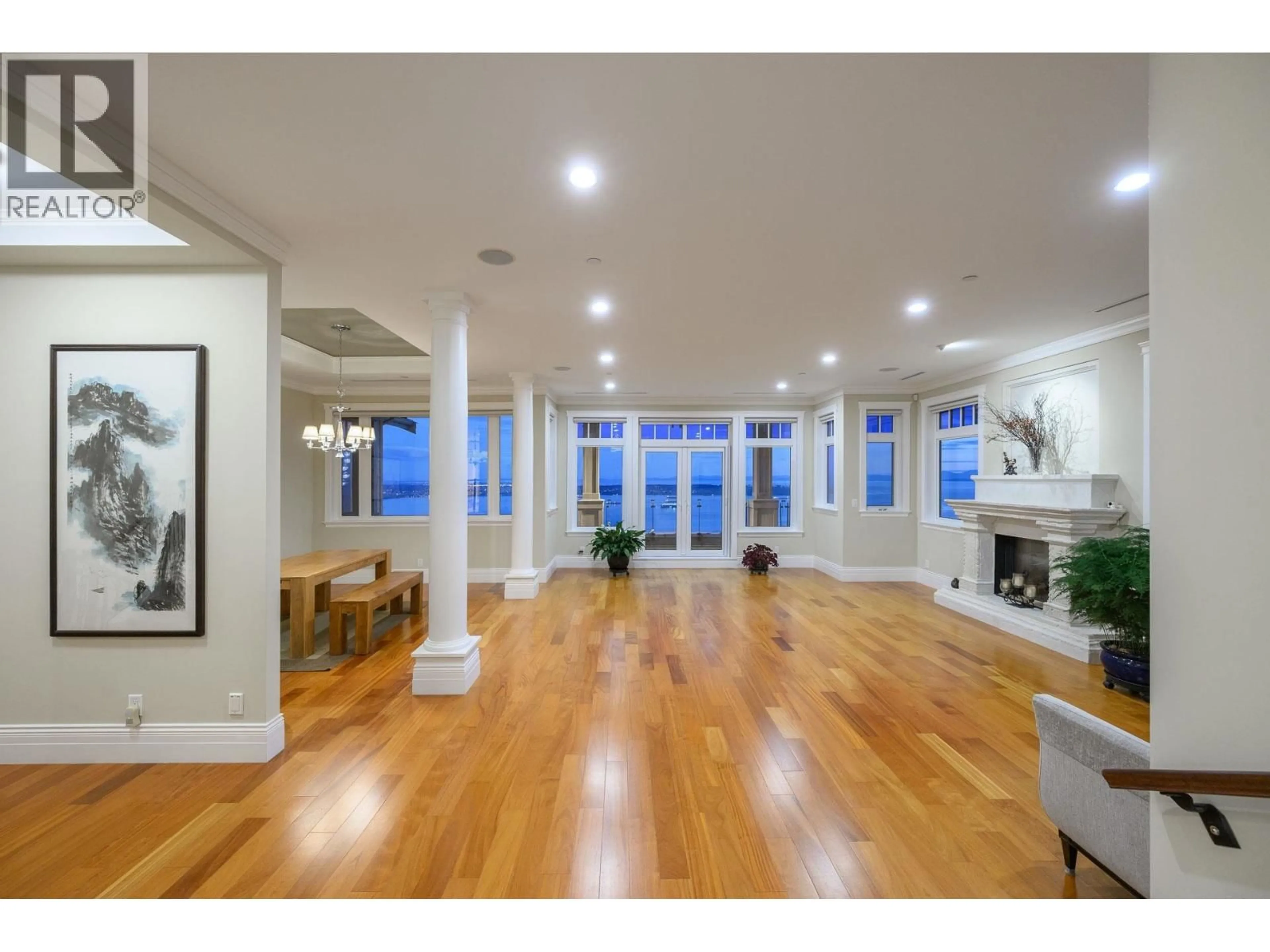 Indoor entryway for 2420 HALSTON COURT, West Vancouver British Columbia V7S3K3