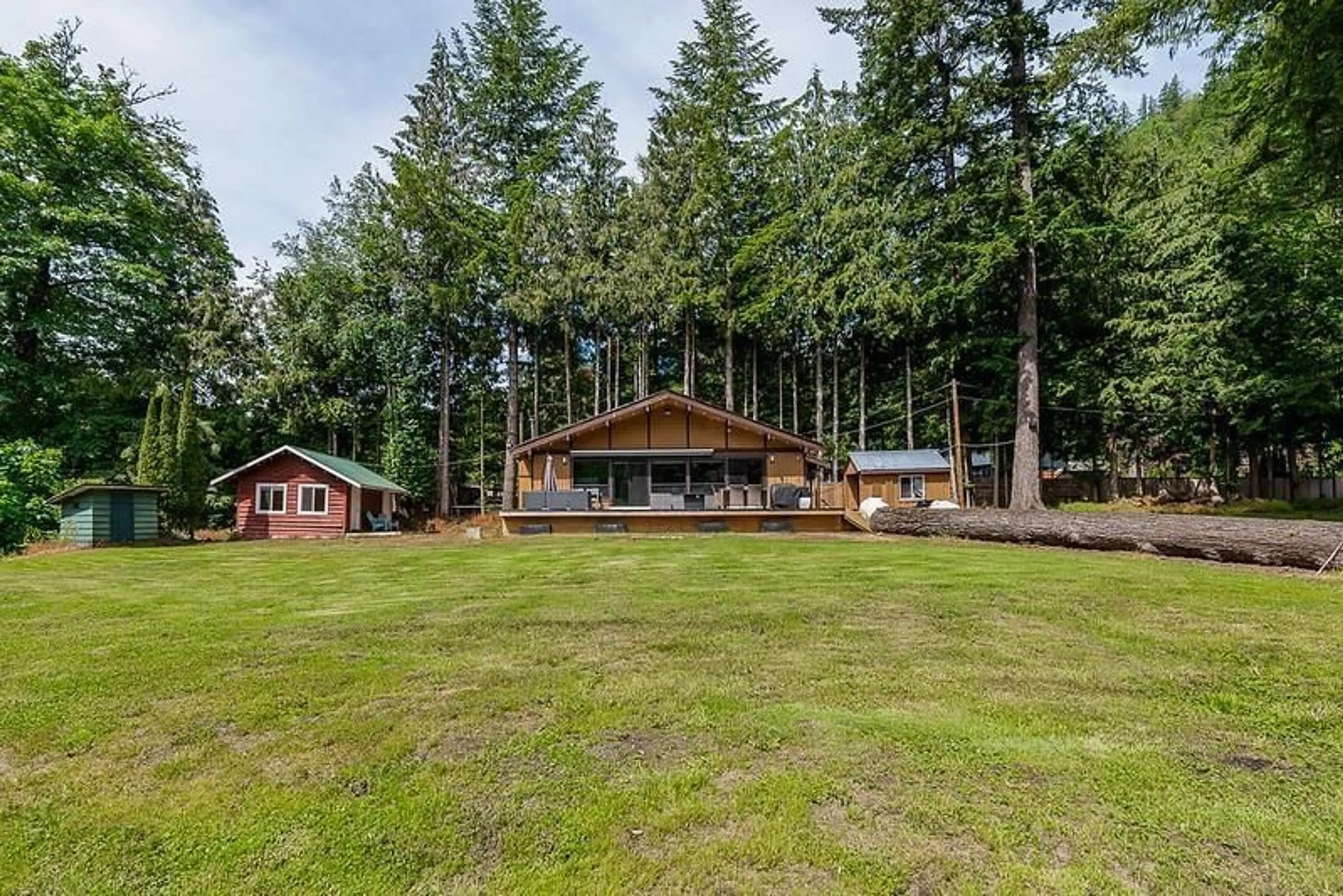 A pic from outside/outdoor area/front of a property/back of a property/a pic from drone, unknown for 1680 COLUMBIA VALLEY ROAD, Lindell Beach British Columbia V2R4X2