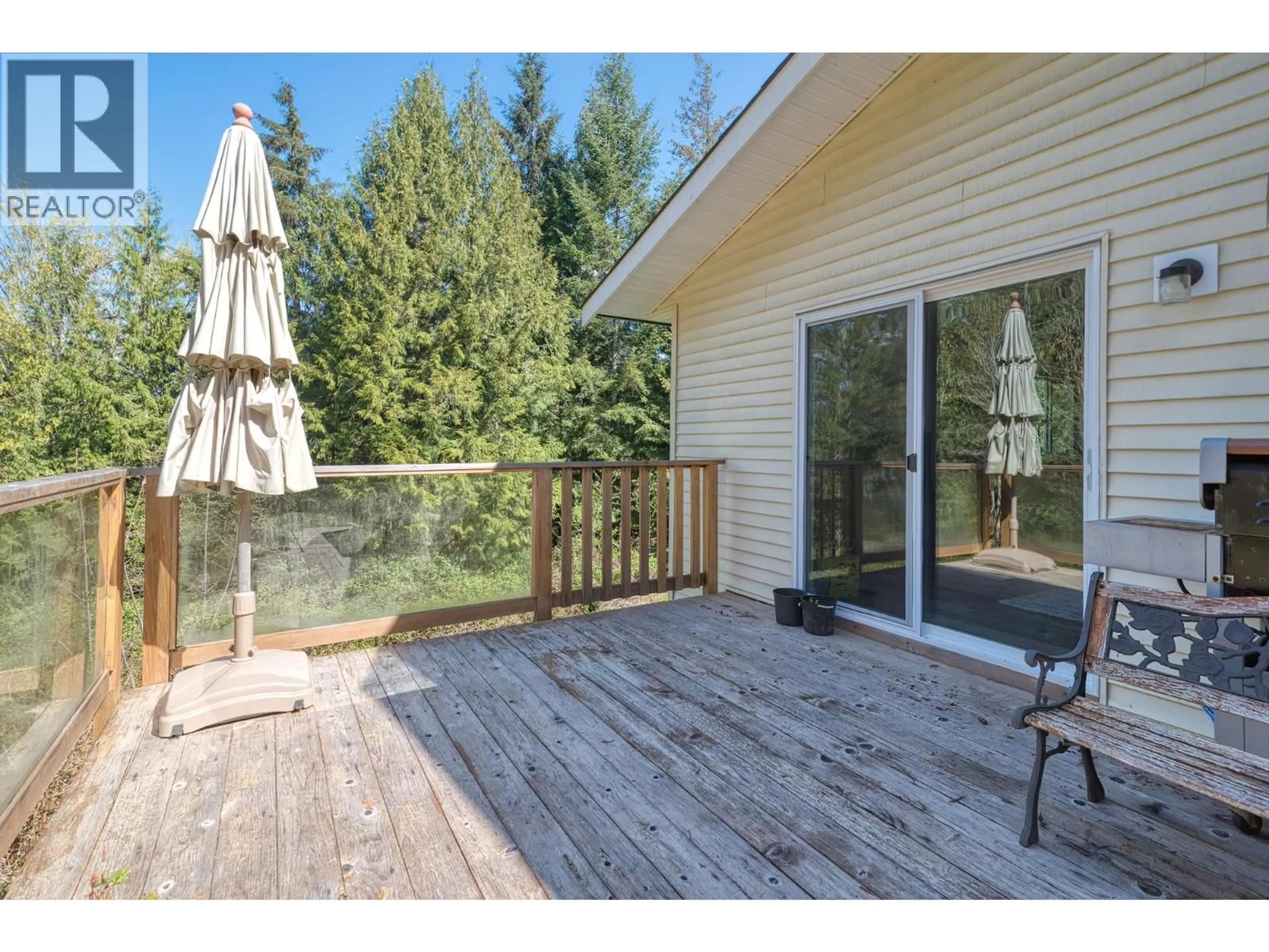 Patio, unknown for 5799 SANDY HOOK ROAD, Sechelt British Columbia V7Z0P1
