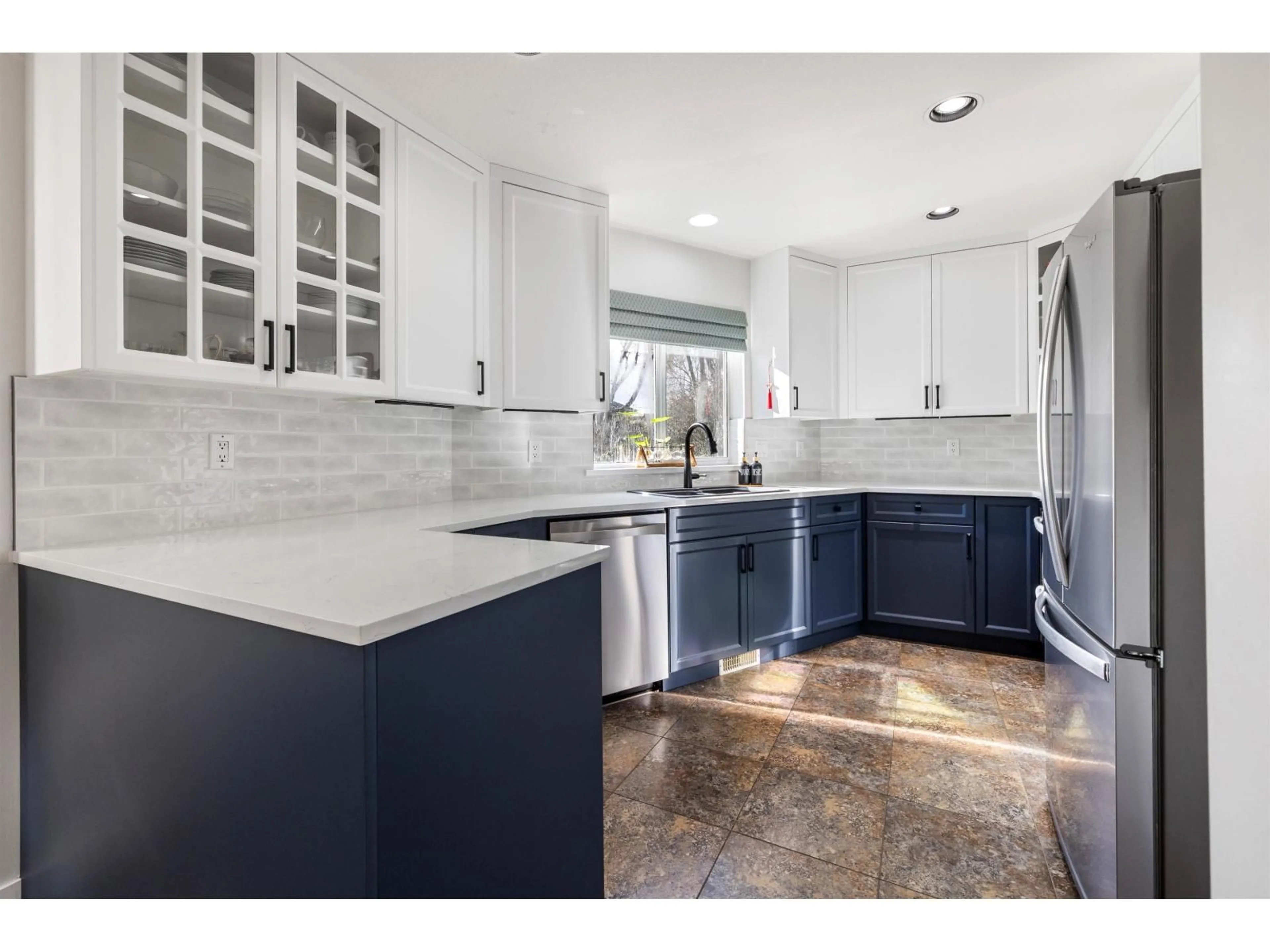 Open concept kitchen, ceramic/tile floor for 20326 92A AVENUE, Langley British Columbia V1M2M7