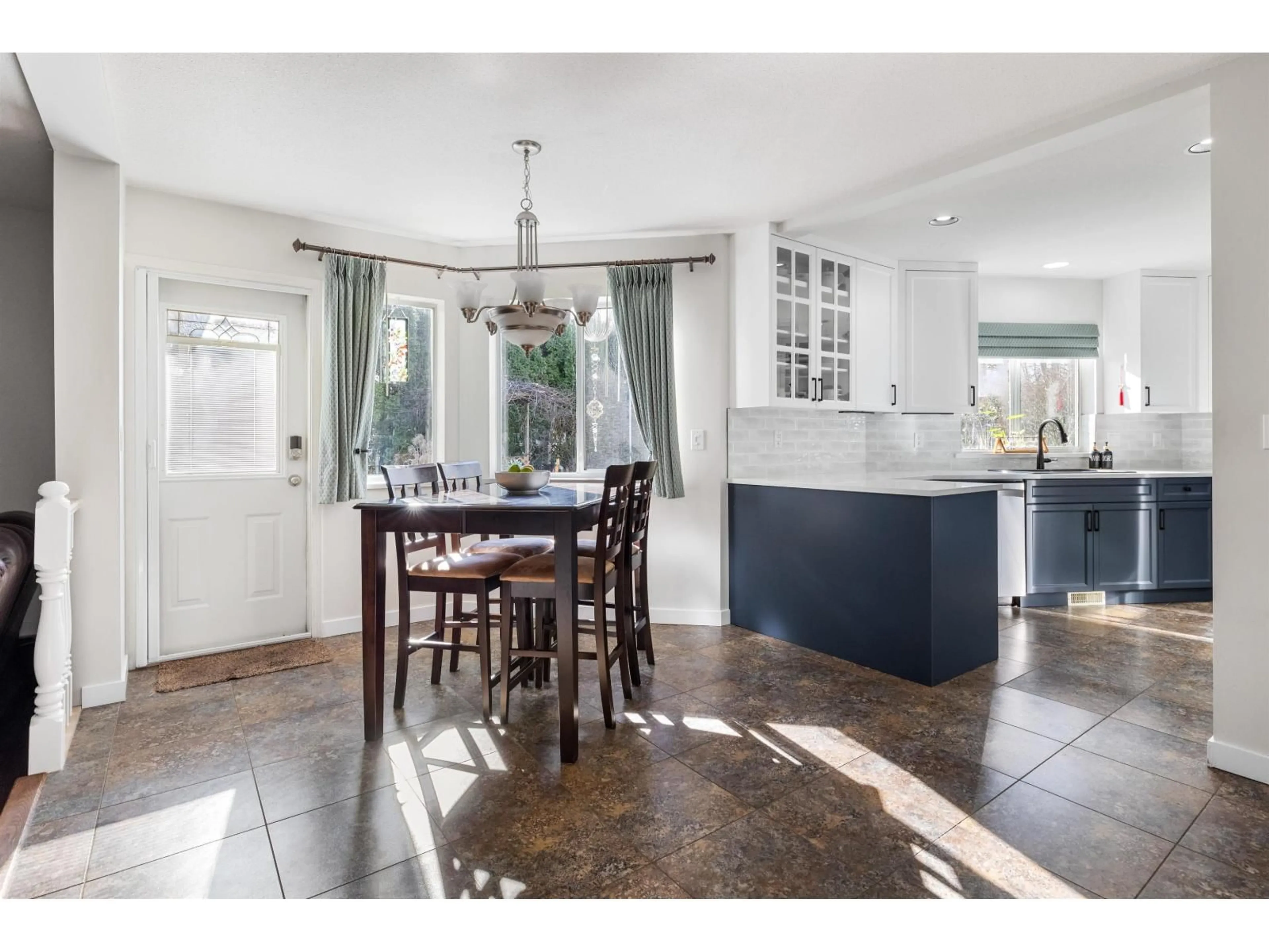 Open concept kitchen, ceramic/tile floor for 20326 92A AVENUE, Langley British Columbia V1M2M7