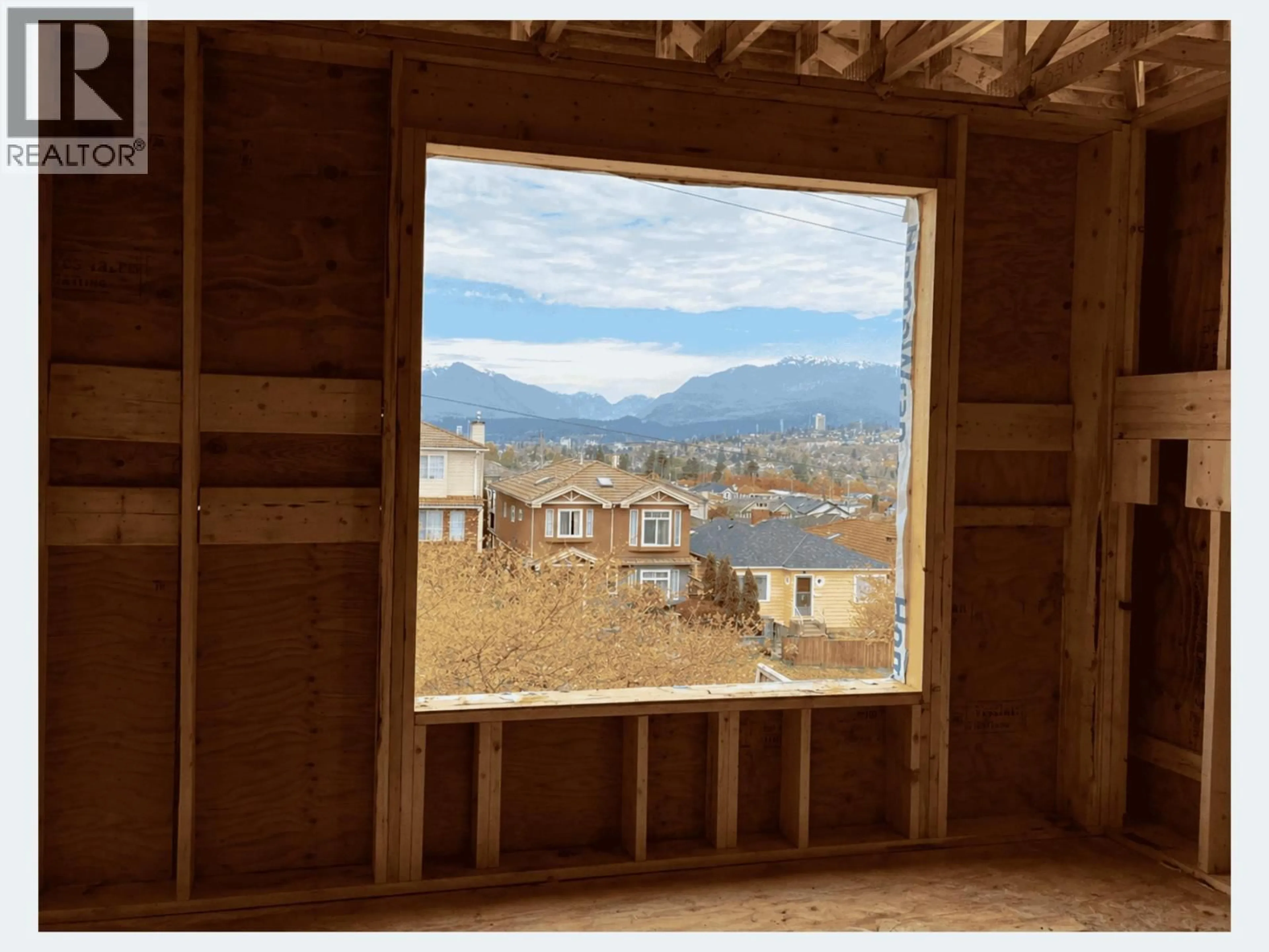 A pic of a room for 1 - 3034 5TH AVENUE, Vancouver British Columbia V5M1N8