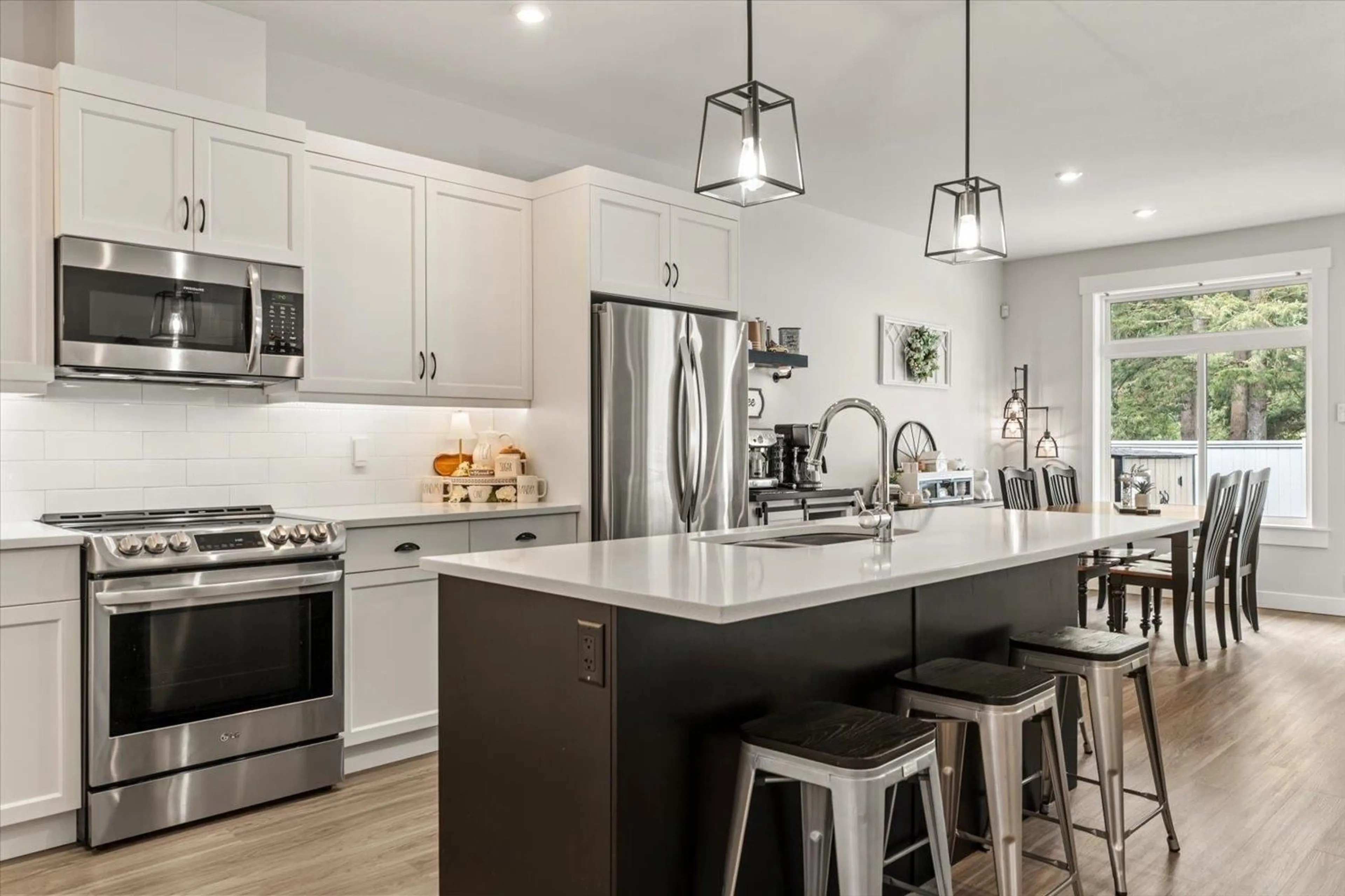 Open concept kitchen, unknown for 65561 SKYLARK LANE, Hope British Columbia V0X1L1