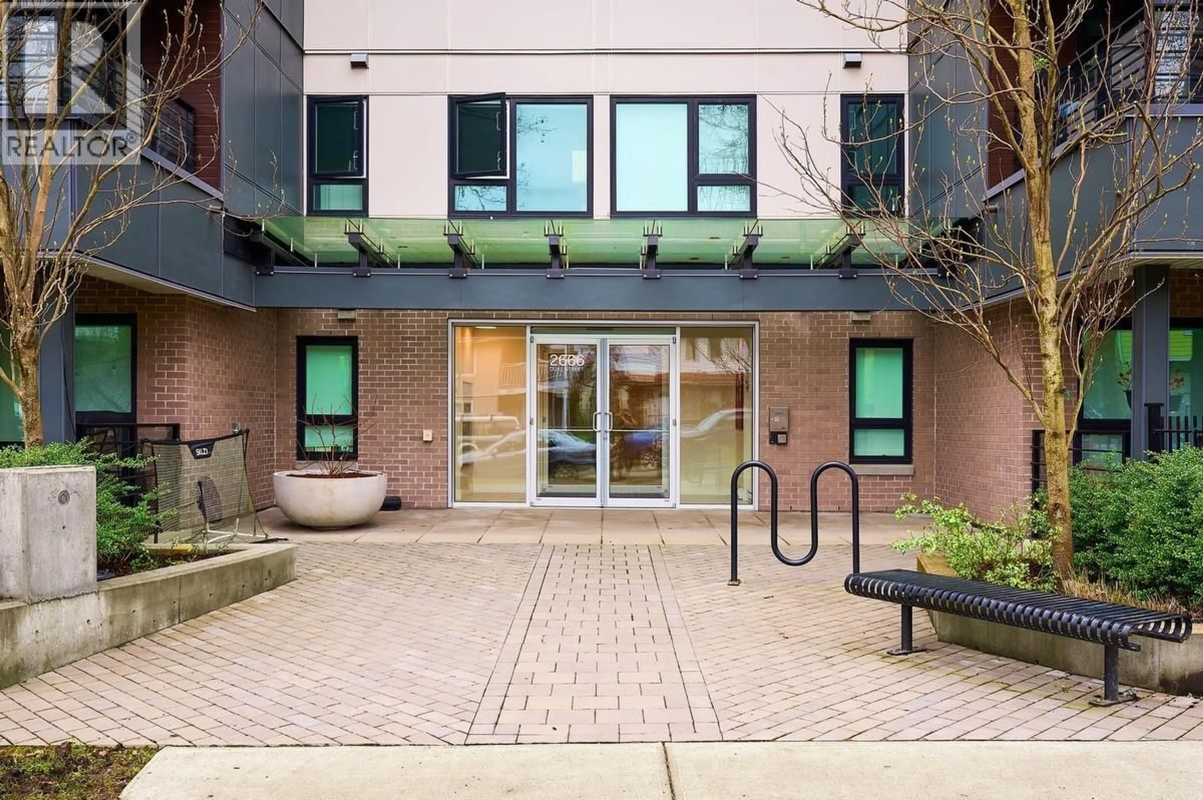 Patio, unknown for 103 - 2666 DUKE STREET, Vancouver British Columbia V5R4S9