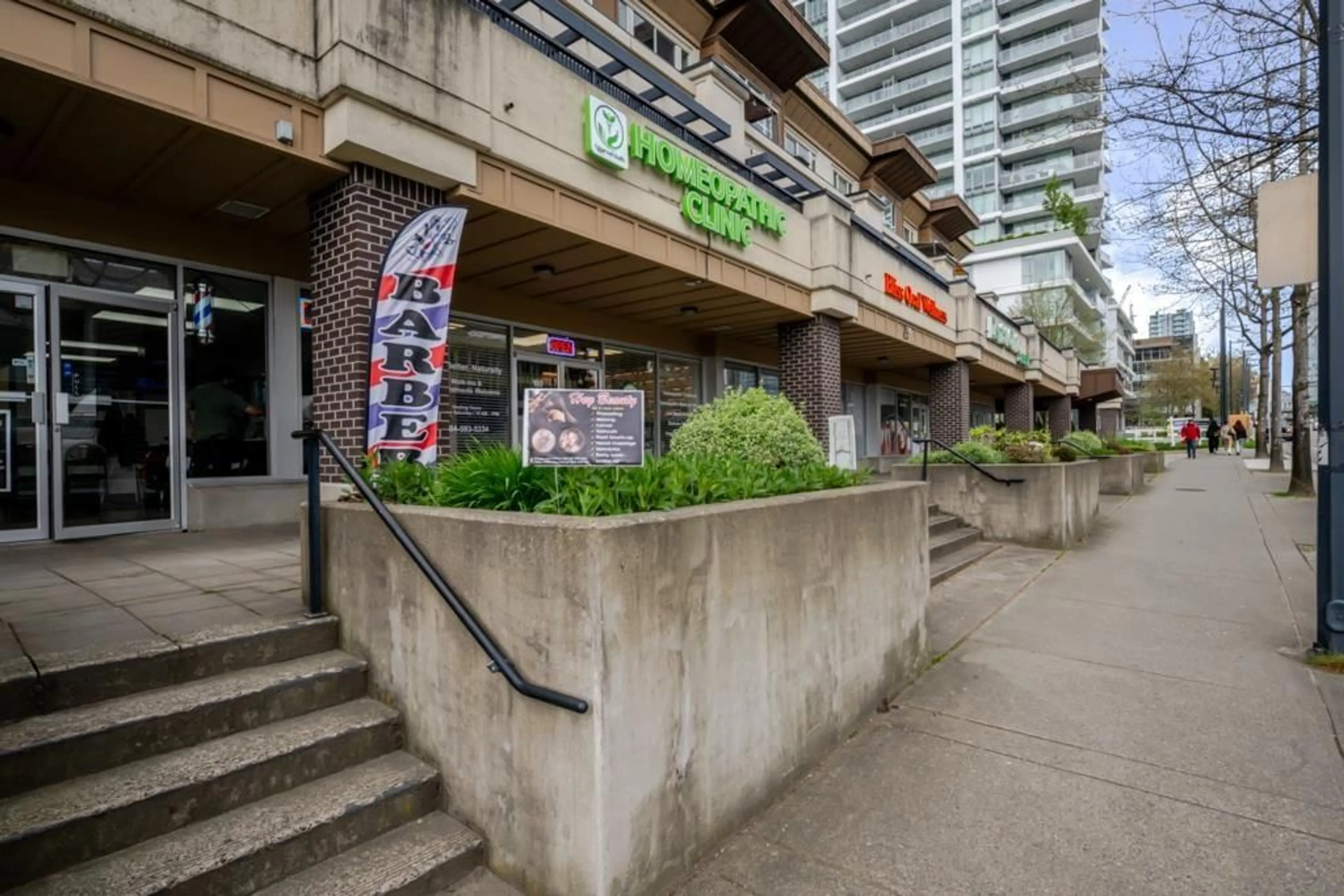 Unknown for 309 - 9655 KING GEORGE BOULEVARD, Surrey British Columbia V3T0C7