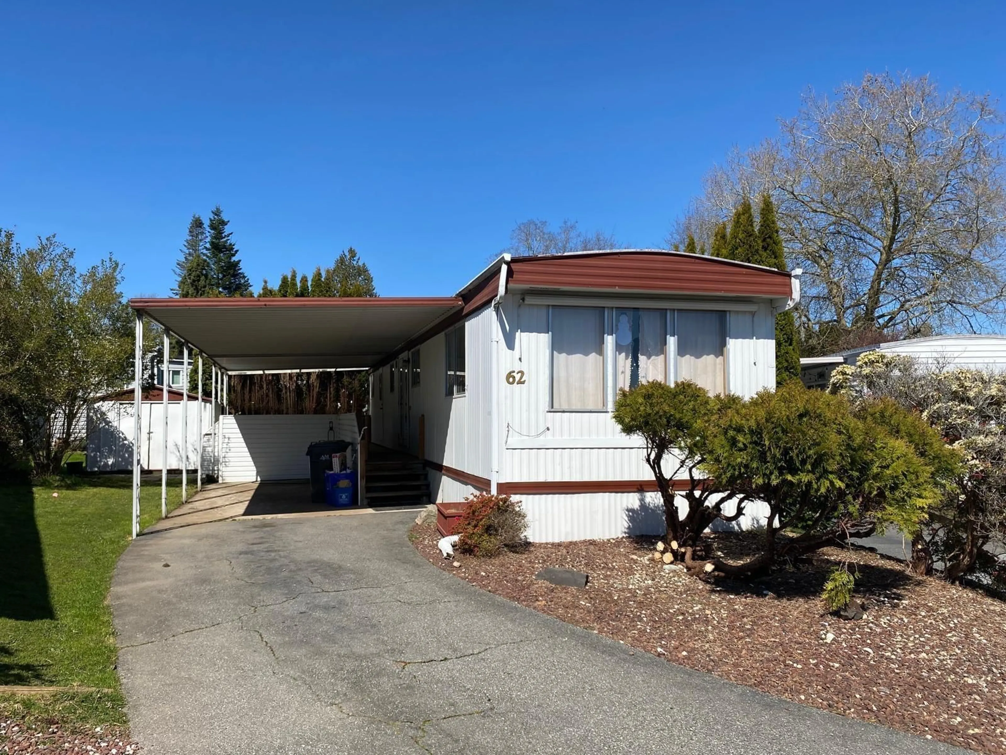 Home with vinyl exterior material, street for 62 - 1840 160 STREET, Surrey British Columbia V4A4X4