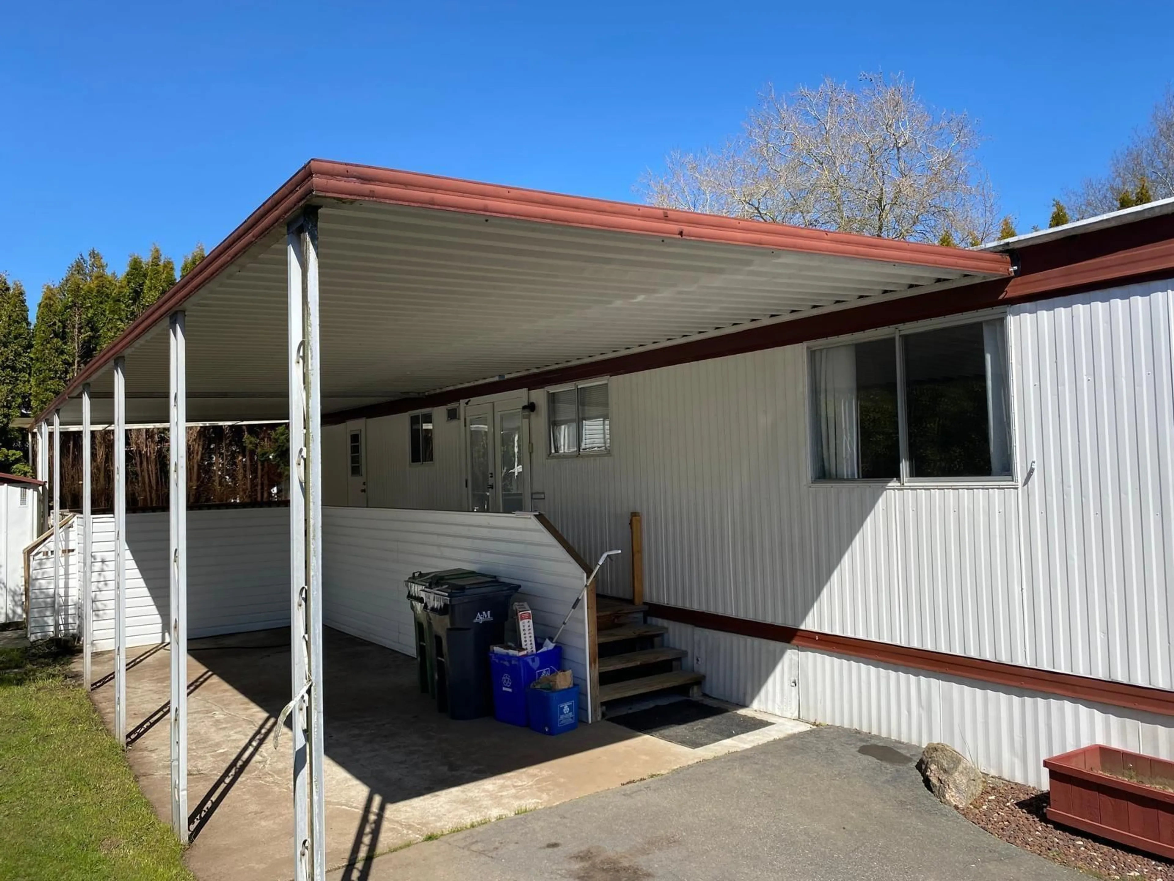 Home with vinyl exterior material, street for 62 - 1840 160 STREET, Surrey British Columbia V4A4X4