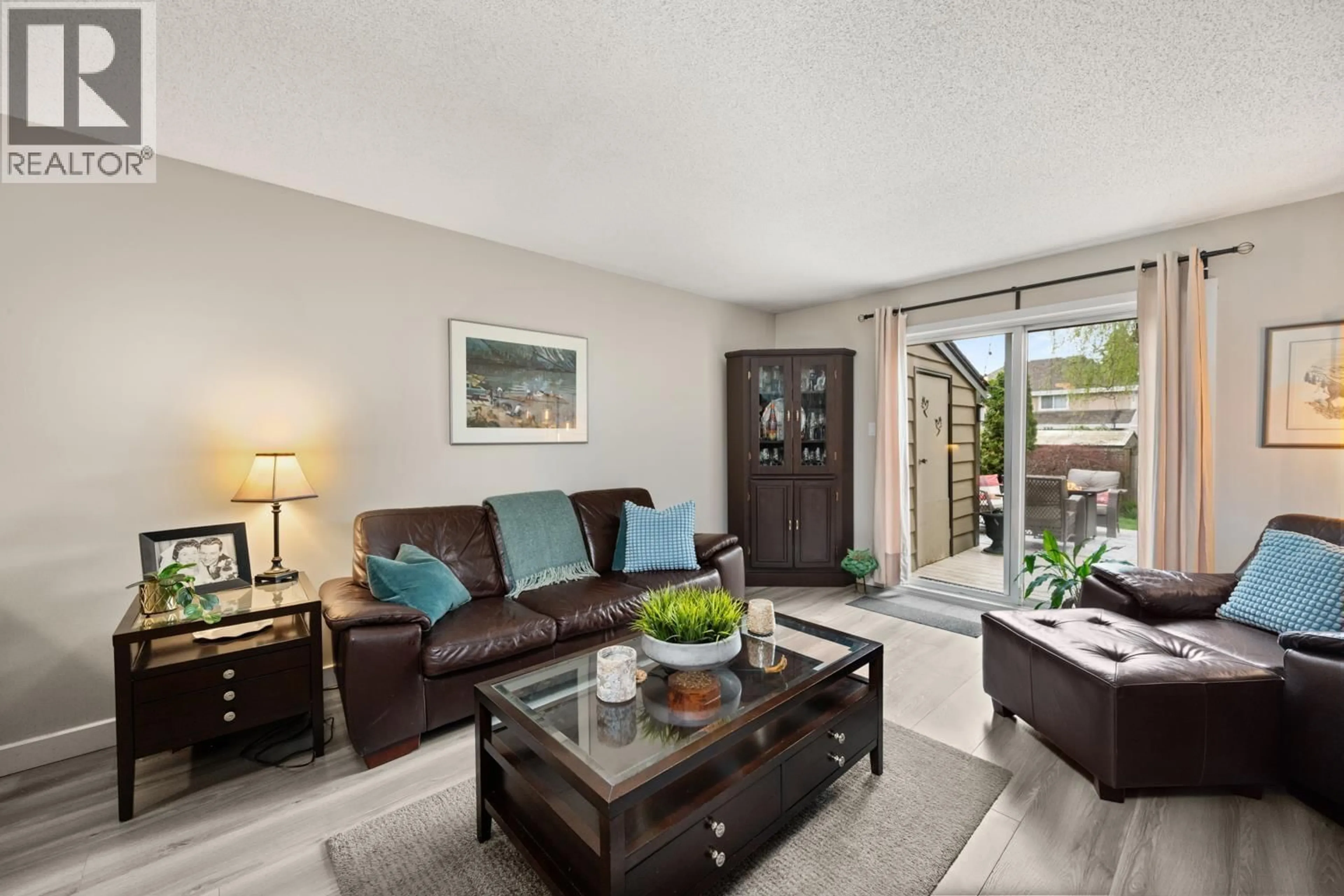 Living room with furniture, unknown for 48 - 11160 KINGSGROVE AVENUE, Richmond British Columbia V7A3A9