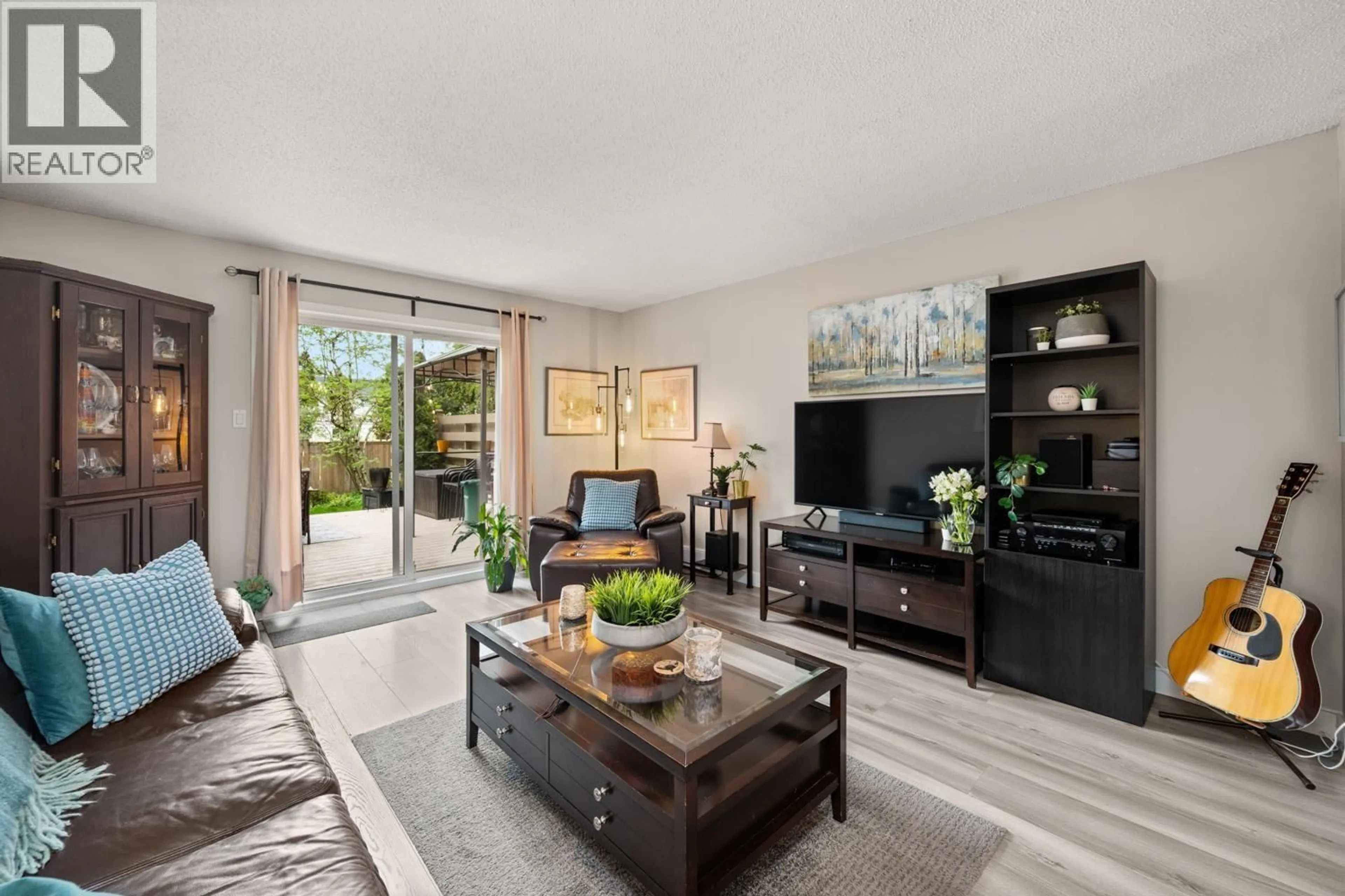 Living room with furniture, unknown for 48 - 11160 KINGSGROVE AVENUE, Richmond British Columbia V7A3A9