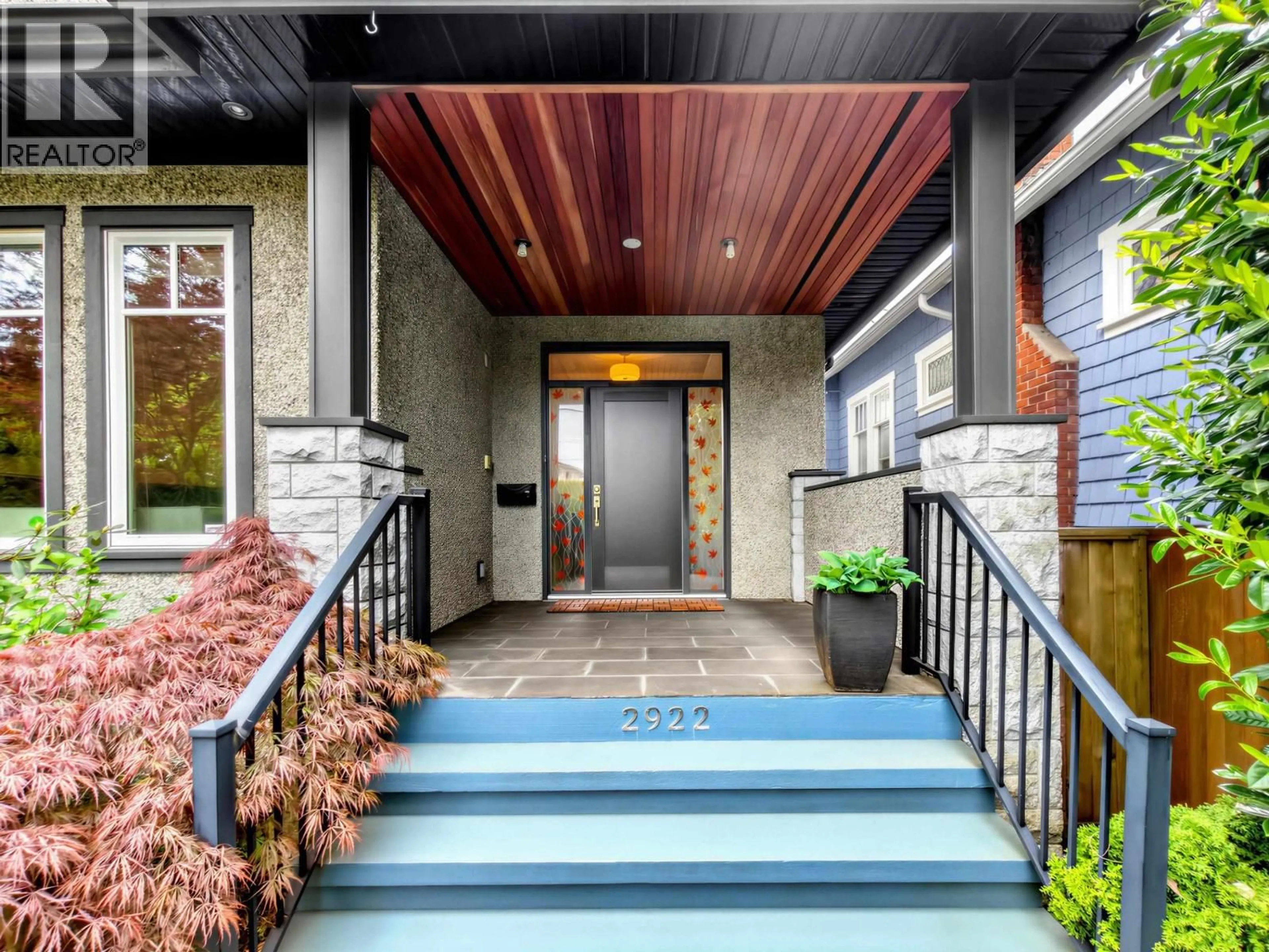 Indoor entryway for 1 - 2922 41ST AVENUE, Vancouver British Columbia V6N3C7