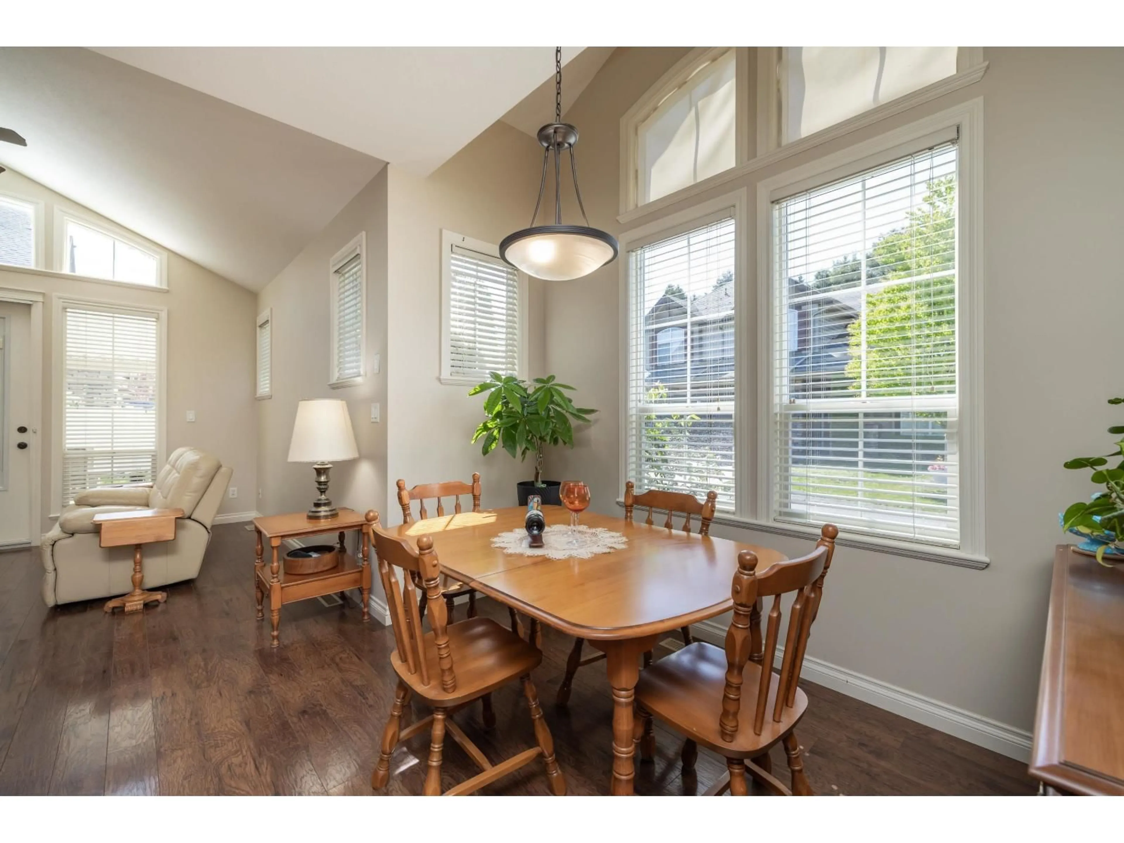 Dining room, wood/laminate floor for 29 - 6577 SOUTHDOWNE PLACE, Chilliwack British Columbia V2R0H4