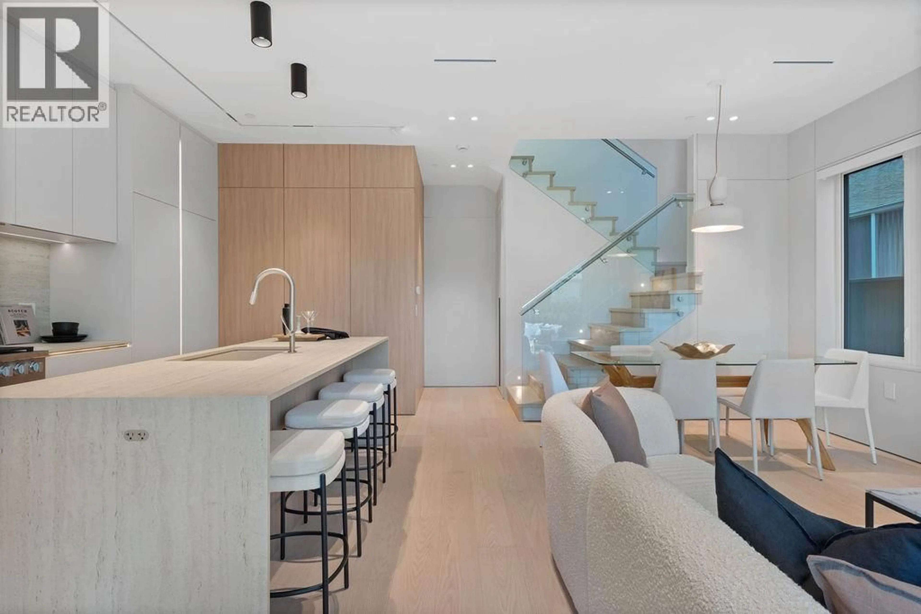 Contemporary kitchen, unknown for 1 - 2935 15TH AVENUE, Vancouver British Columbia V6K3A2