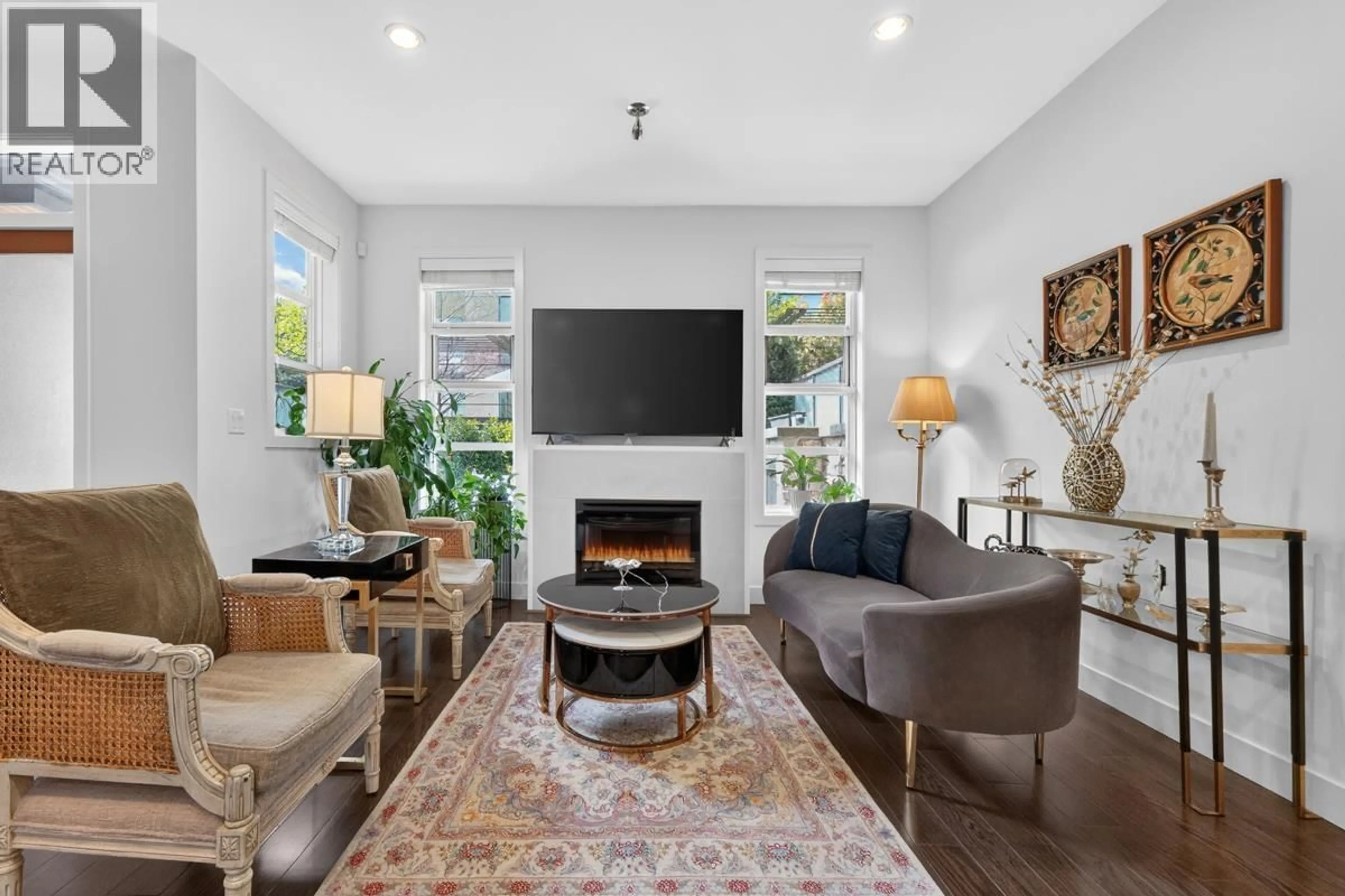 Living room with furniture, unknown for 621 14TH STREET STREET, West Vancouver British Columbia V7T0A4