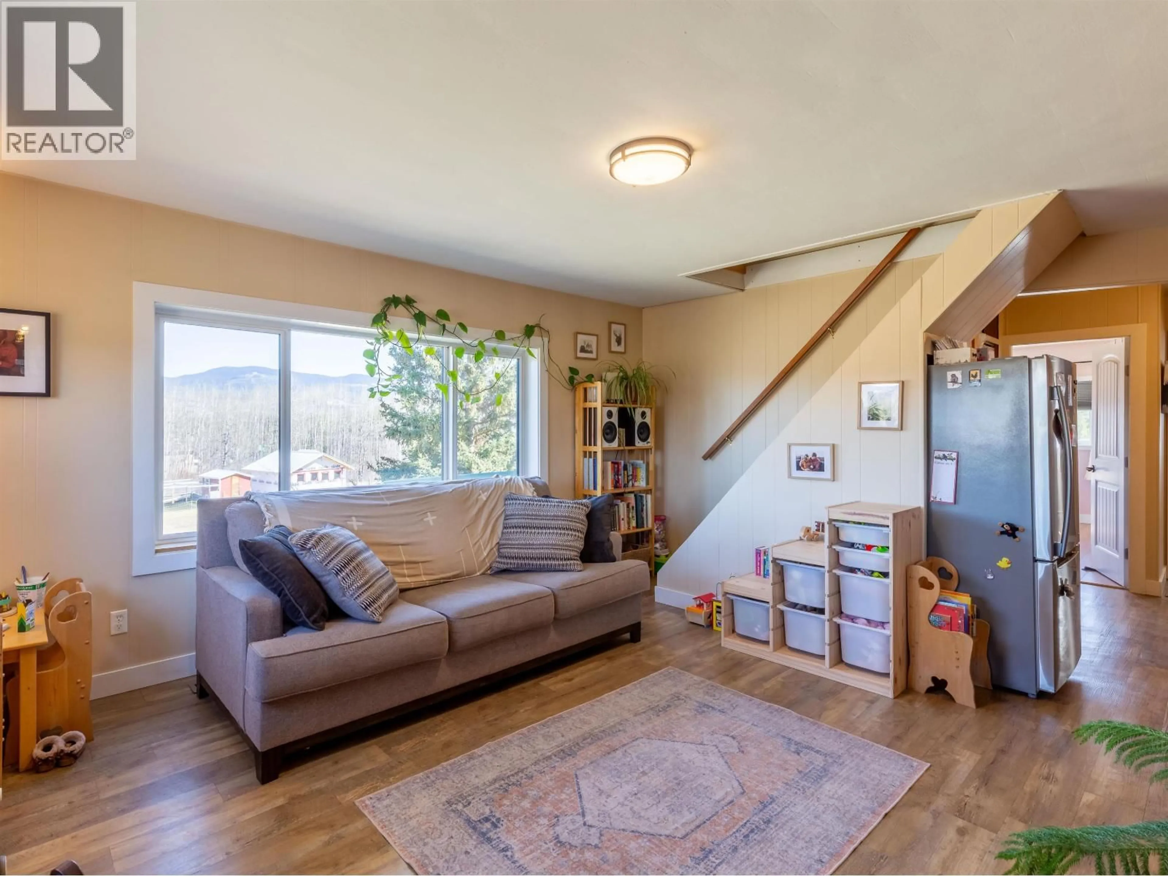 Living room with furniture, unknown for 17764 QUICK ROAD, Telkwa British Columbia V0J2X2