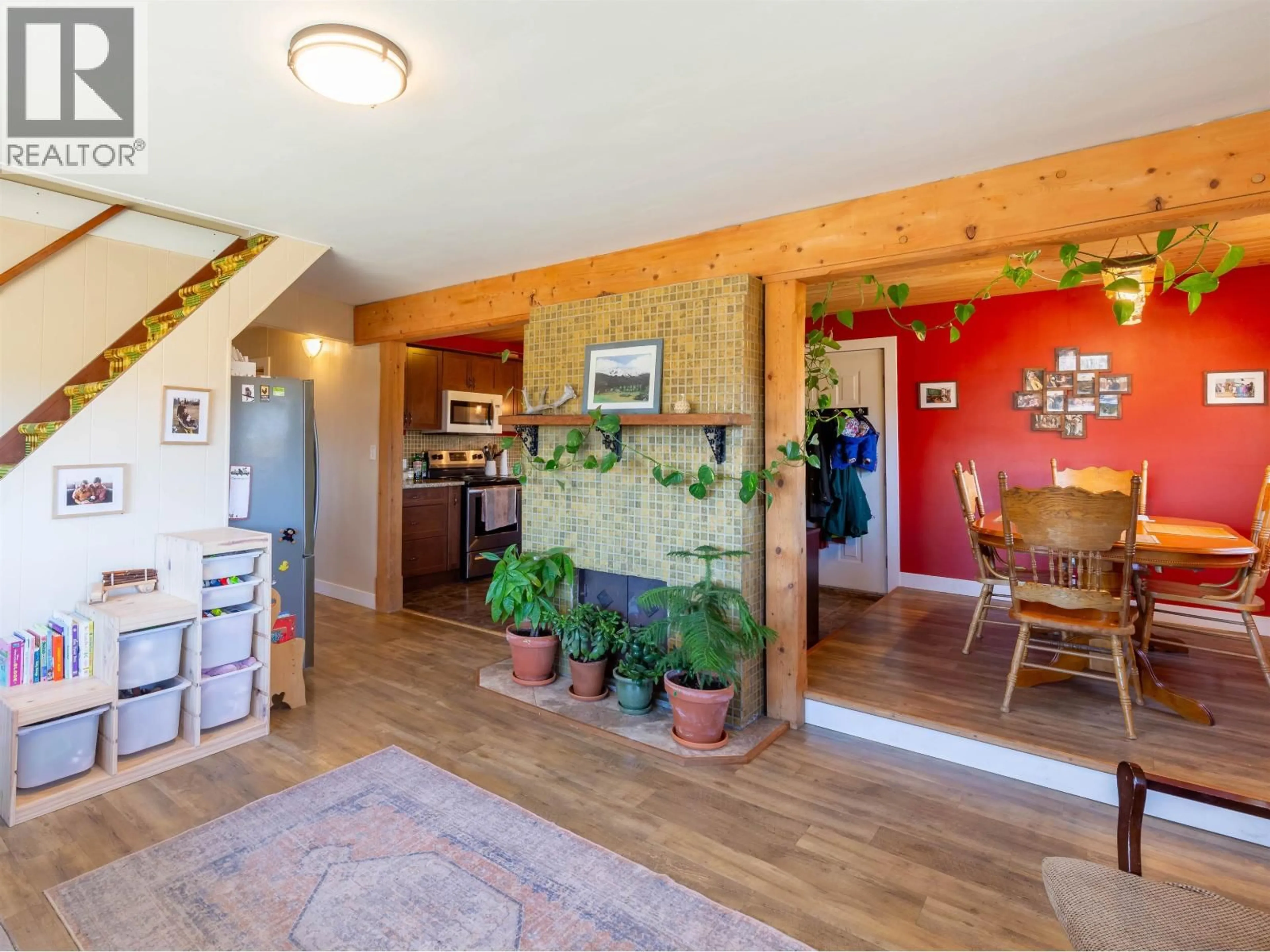 Indoor entryway for 17764 QUICK ROAD, Telkwa British Columbia V0J2X2