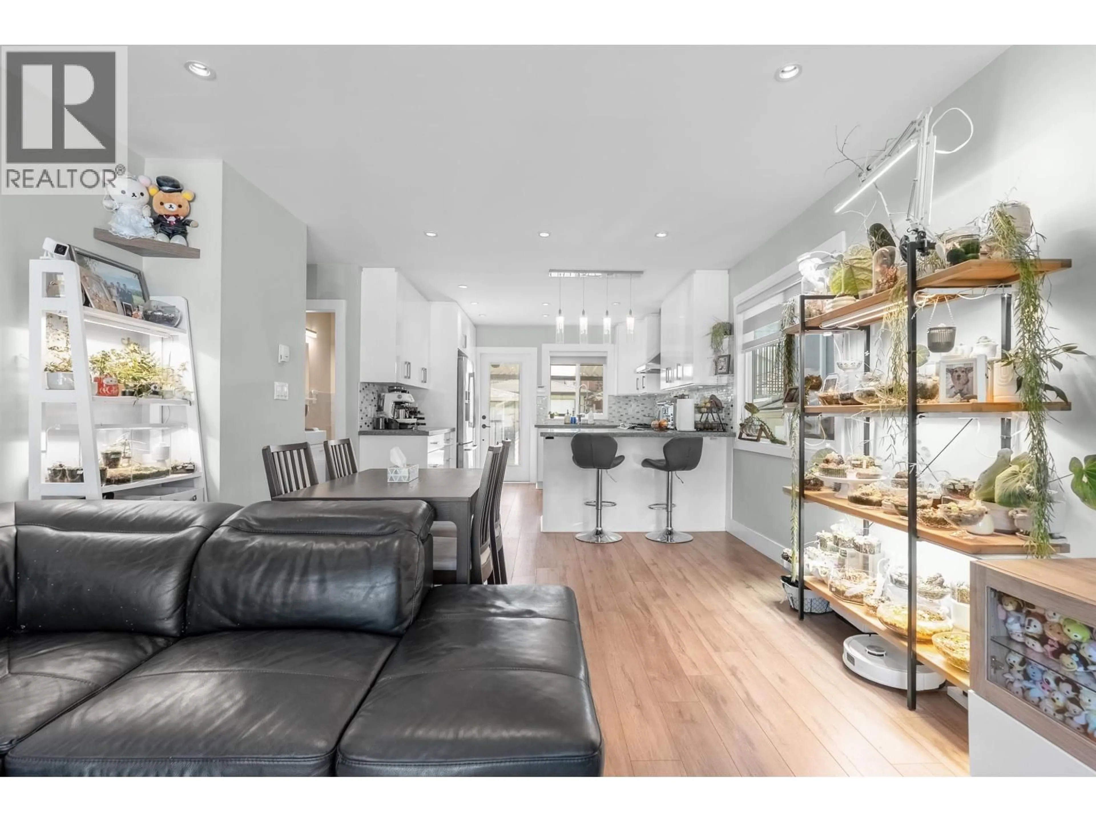 Open concept kitchen, unknown for 2576 27TH AVENUE, Vancouver British Columbia V5R1N1