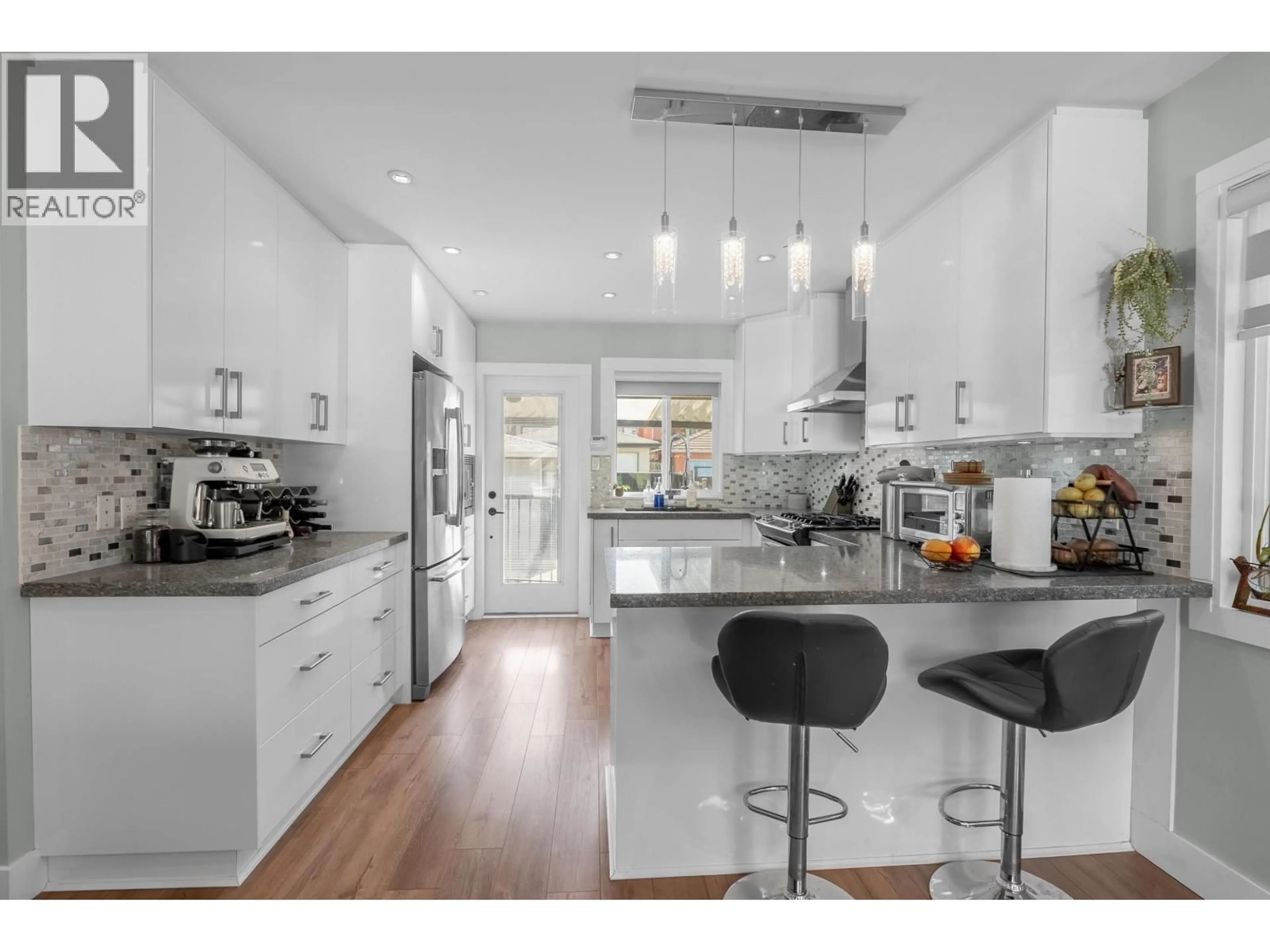 Open concept kitchen, unknown for 2576 27TH AVENUE, Vancouver British Columbia V5R1N1