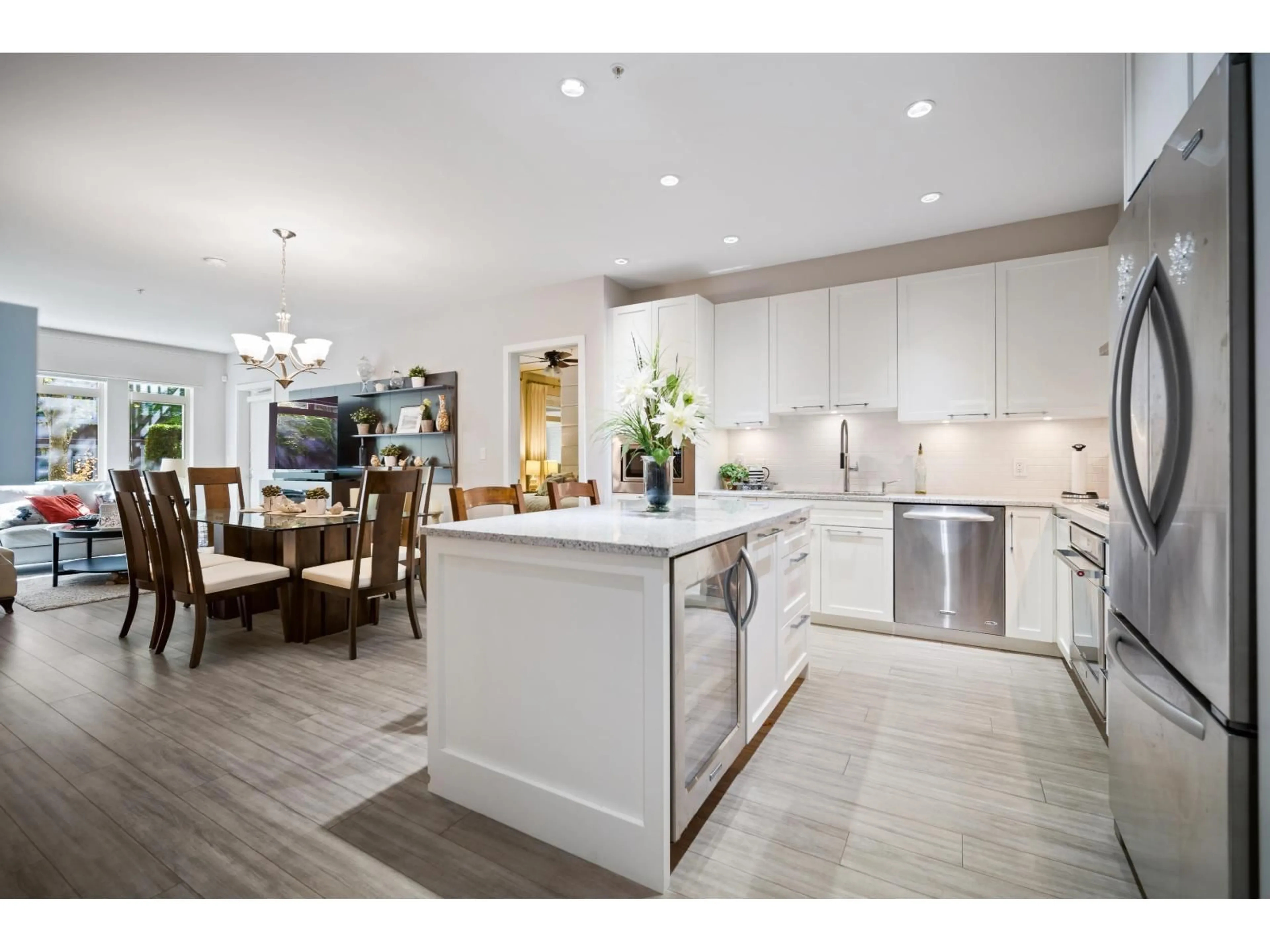 Open concept kitchen, ceramic/tile floor for 111 - 15360 20 AVENUE, Surrey British Columbia V4A2A3