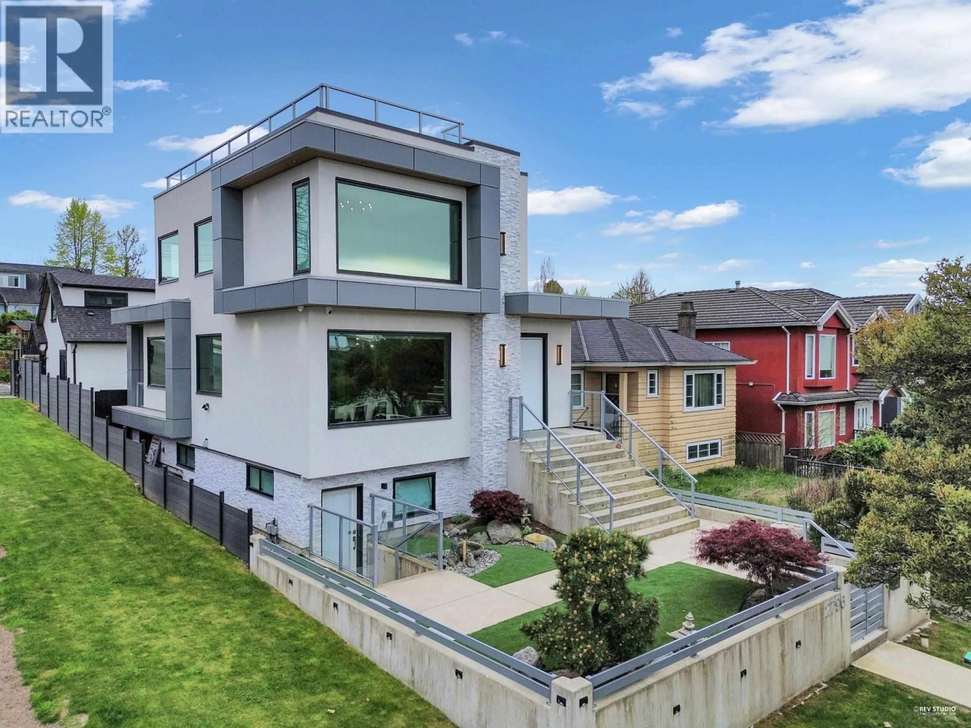 Home with vinyl exterior material, unknown for 2796 4TH AVENUE, Vancouver British Columbia V5M1K6