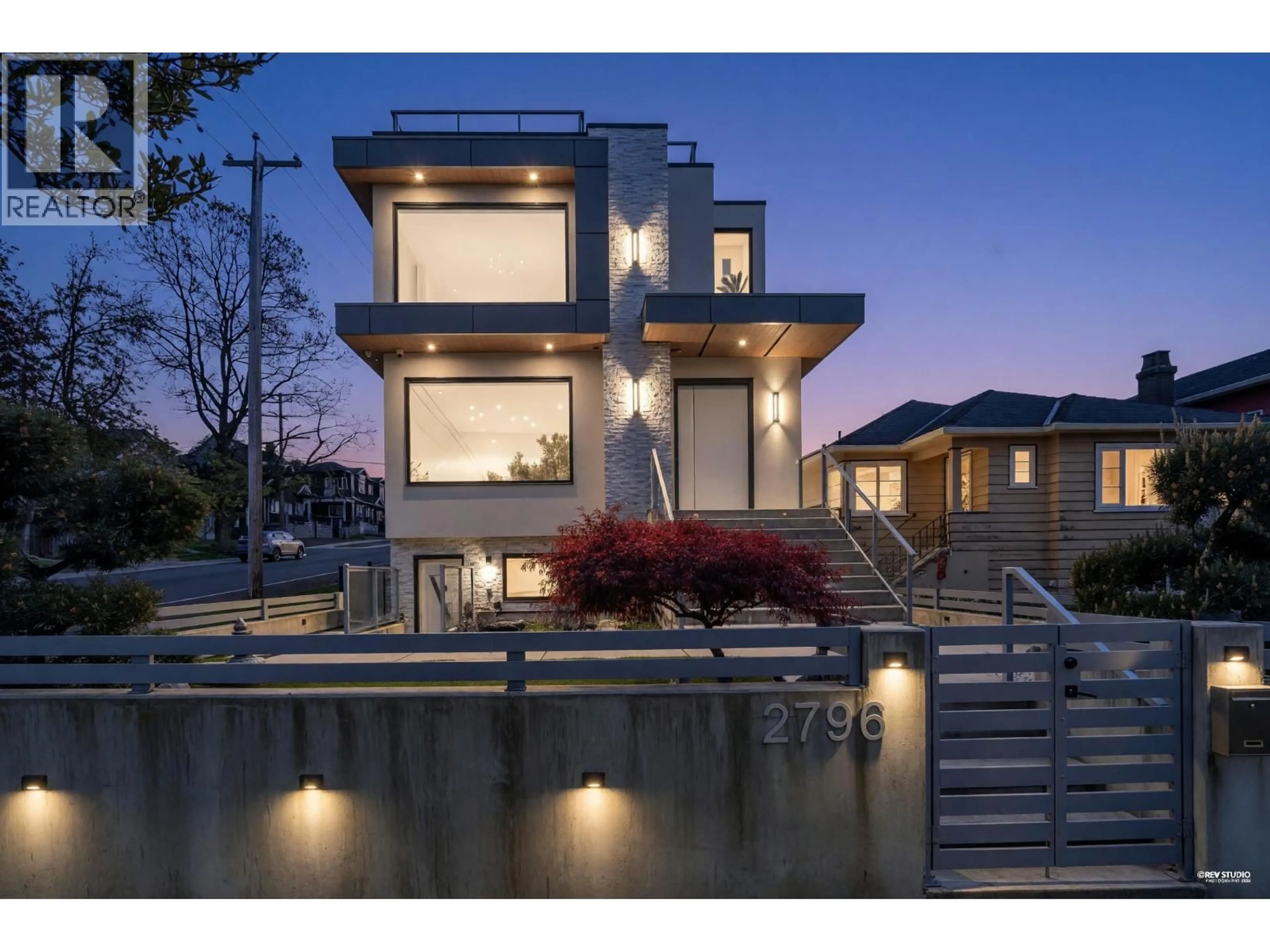 Unknown for 2796 4TH AVENUE, Vancouver British Columbia V5M1K6