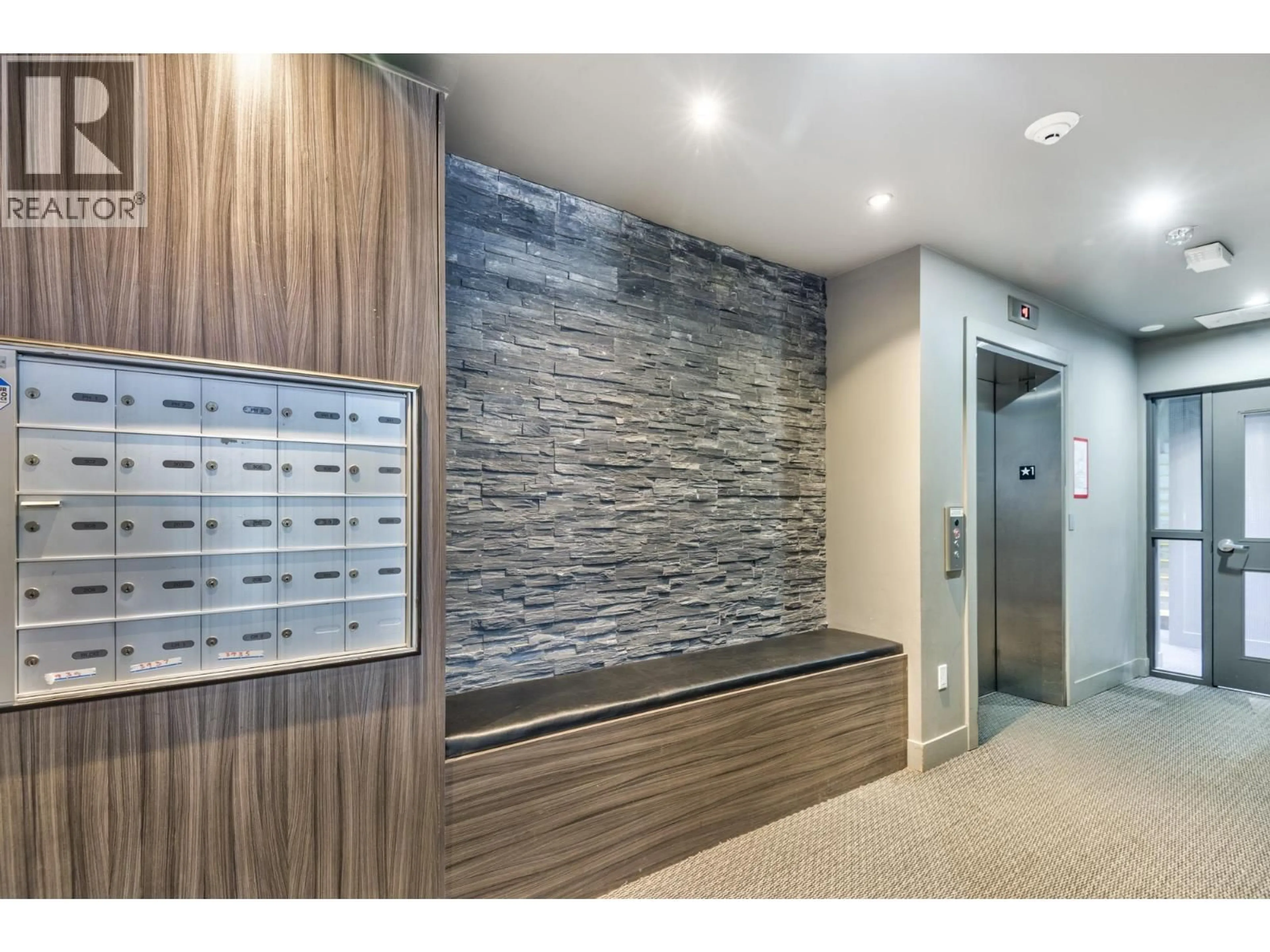 Indoor foyer for 201 - 3939 KNIGHT STREET, Vancouver British Columbia V5N3L8