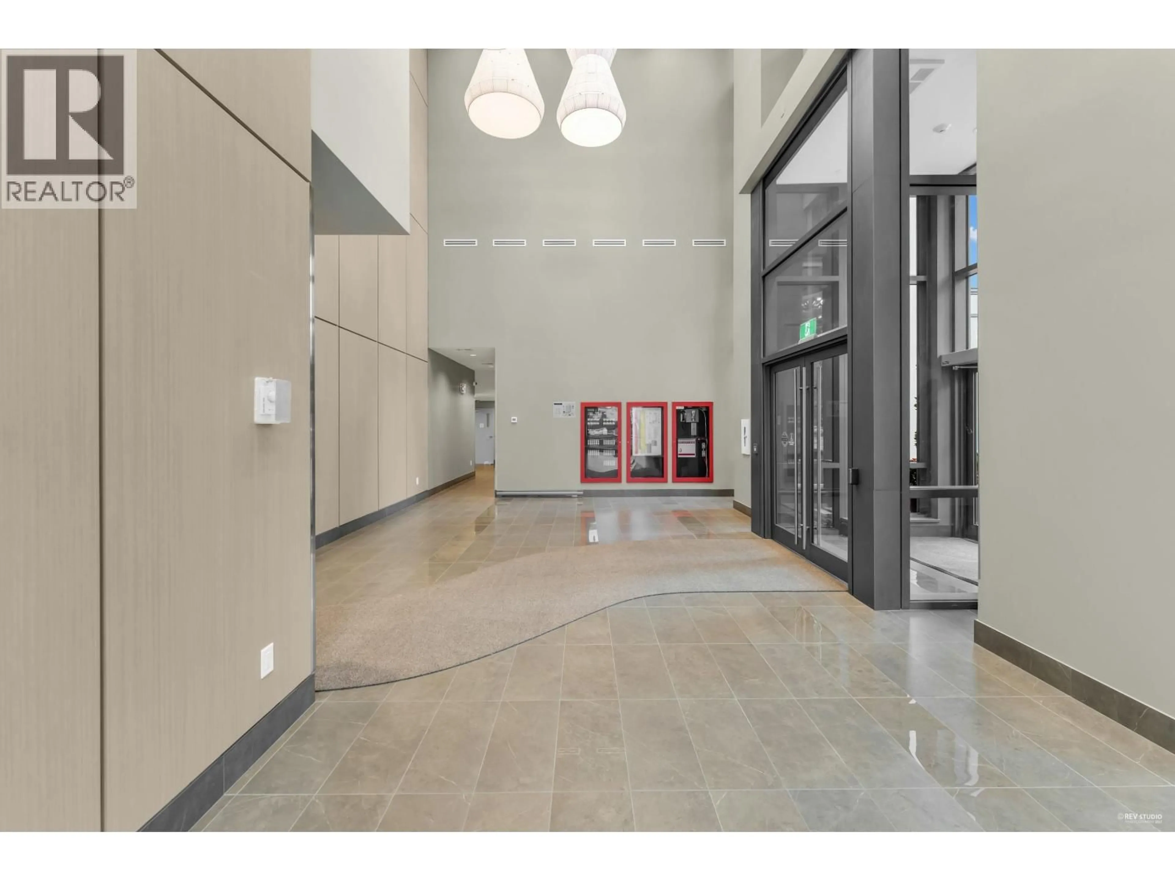 Indoor foyer for 1703 - 1182 WESTWOOD STREET, Coquitlam British Columbia V3B0T9