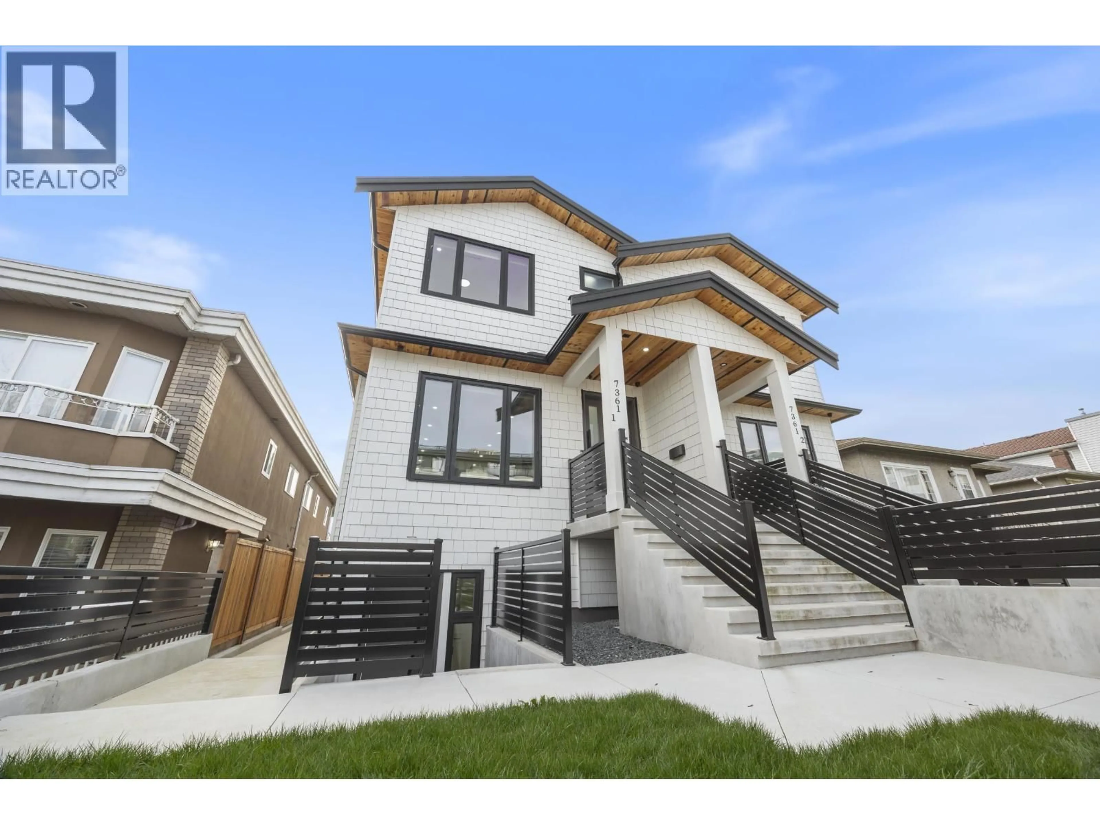 Home with vinyl exterior material, street for 7361 FRASER STREET, Vancouver British Columbia V5X3W1