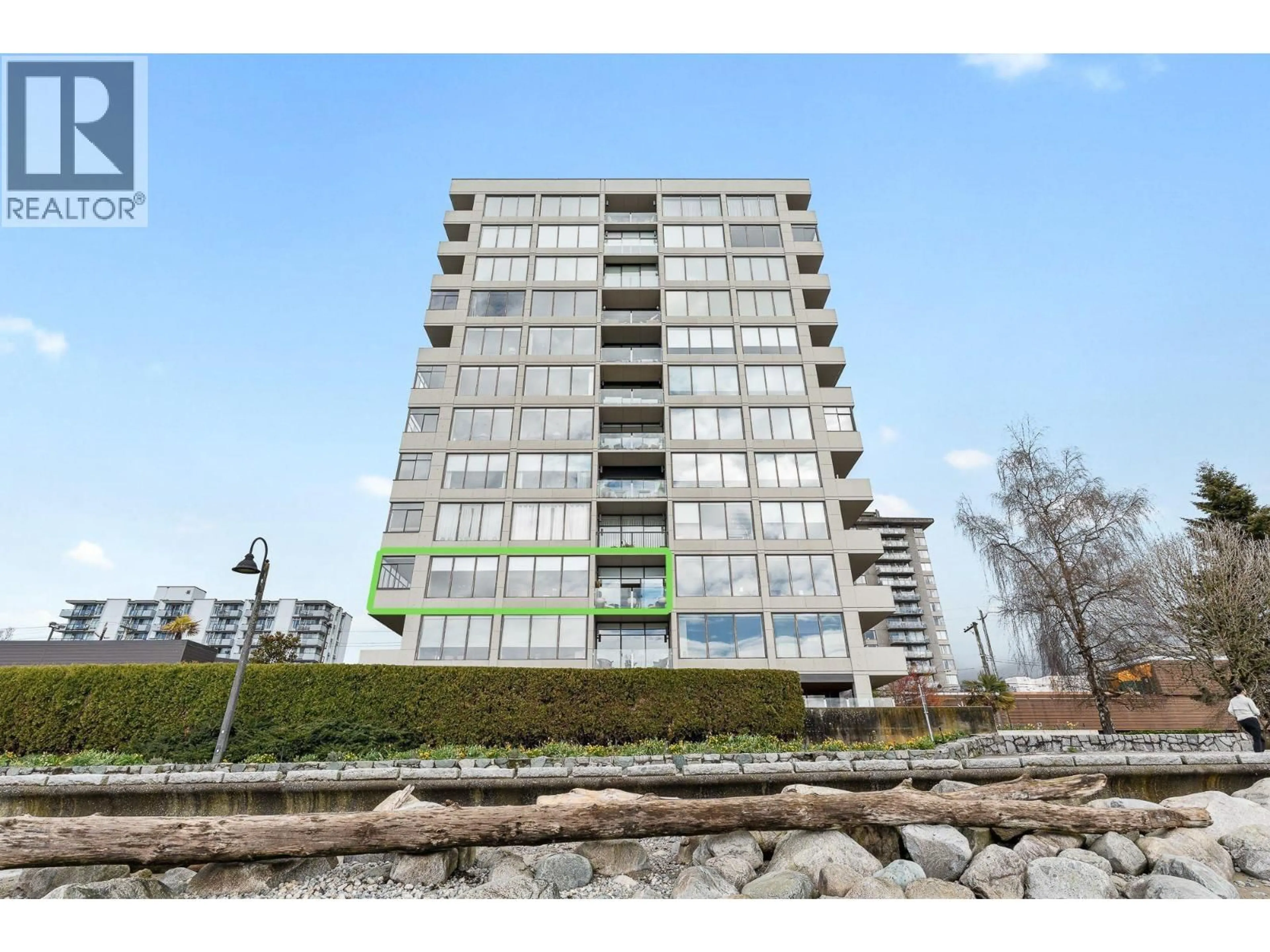 Unknown for 3W - 111 18TH STREET, West Vancouver British Columbia V7V3V3