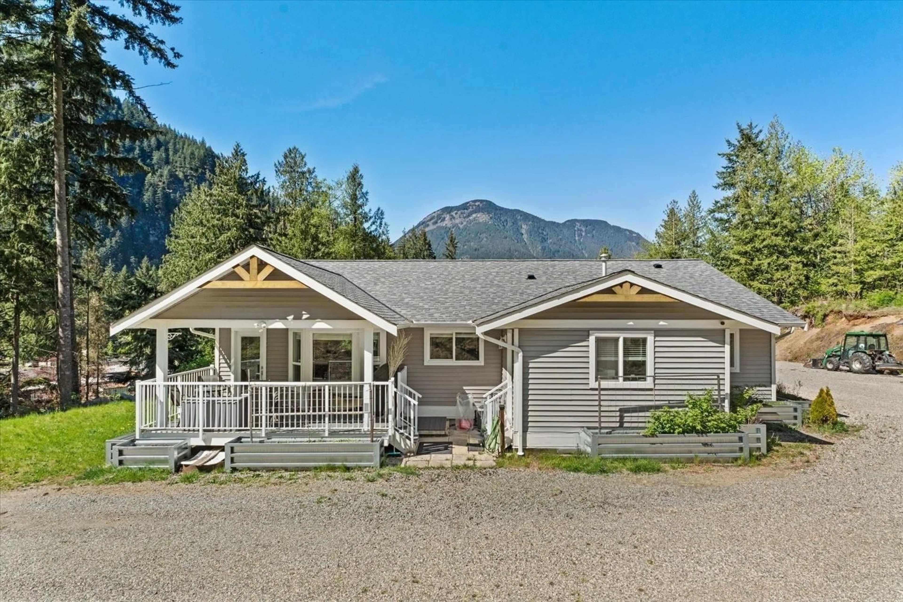 Home with vinyl exterior material, mountain view for 63666 OLD YALE ROAD, Hope British Columbia V0X1L2