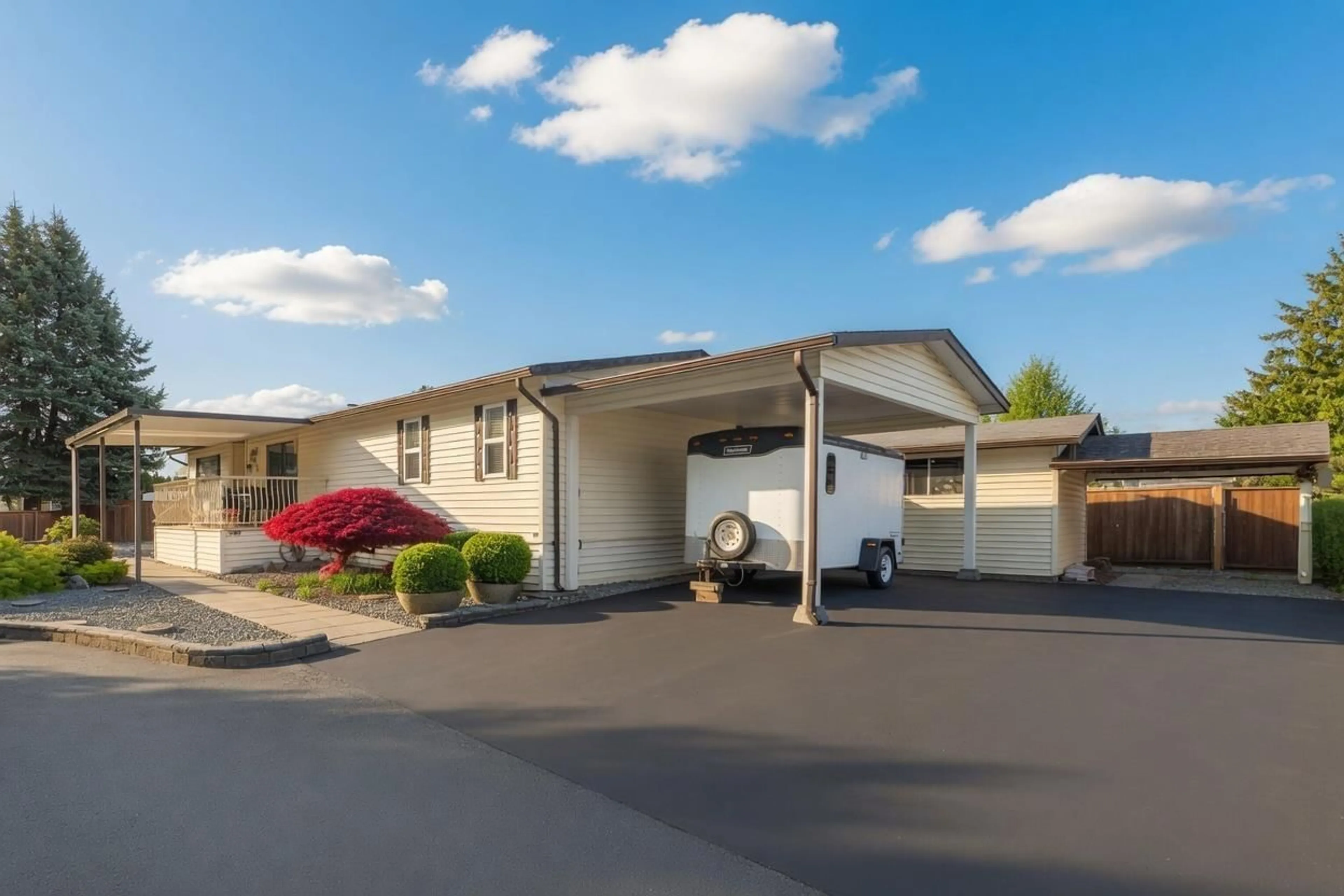 Home with vinyl exterior material, unknown for 240 - 27111 0 AVENUE, Langley British Columbia V4W2T6