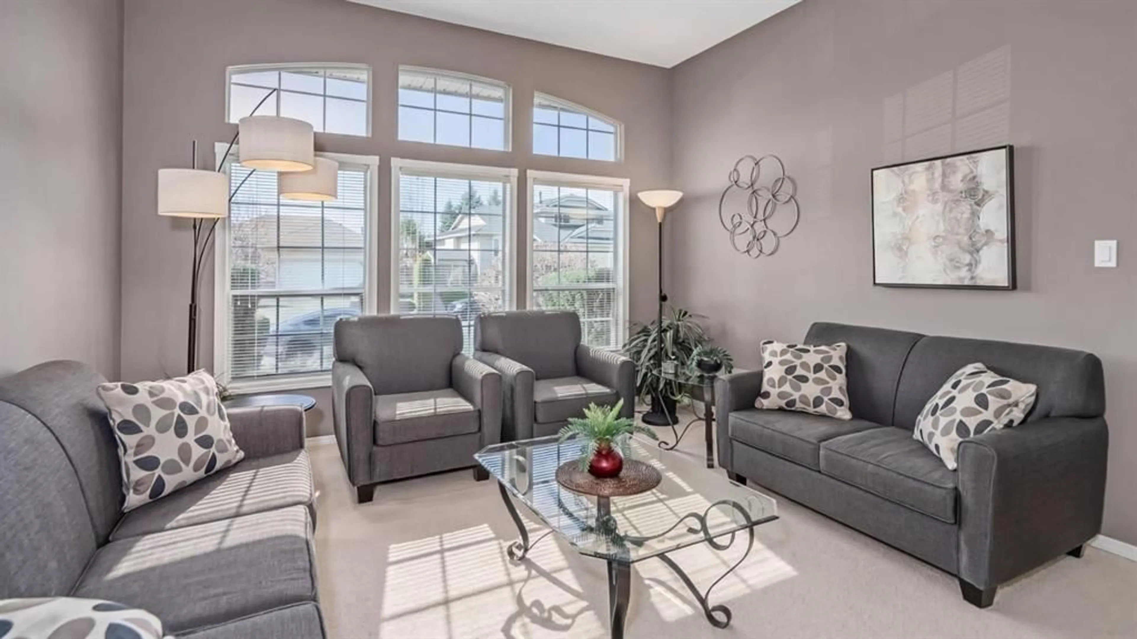 Living room with furniture, unknown for 2977 SOUTHERN CRESCENT, Abbotsford British Columbia V2T5H8