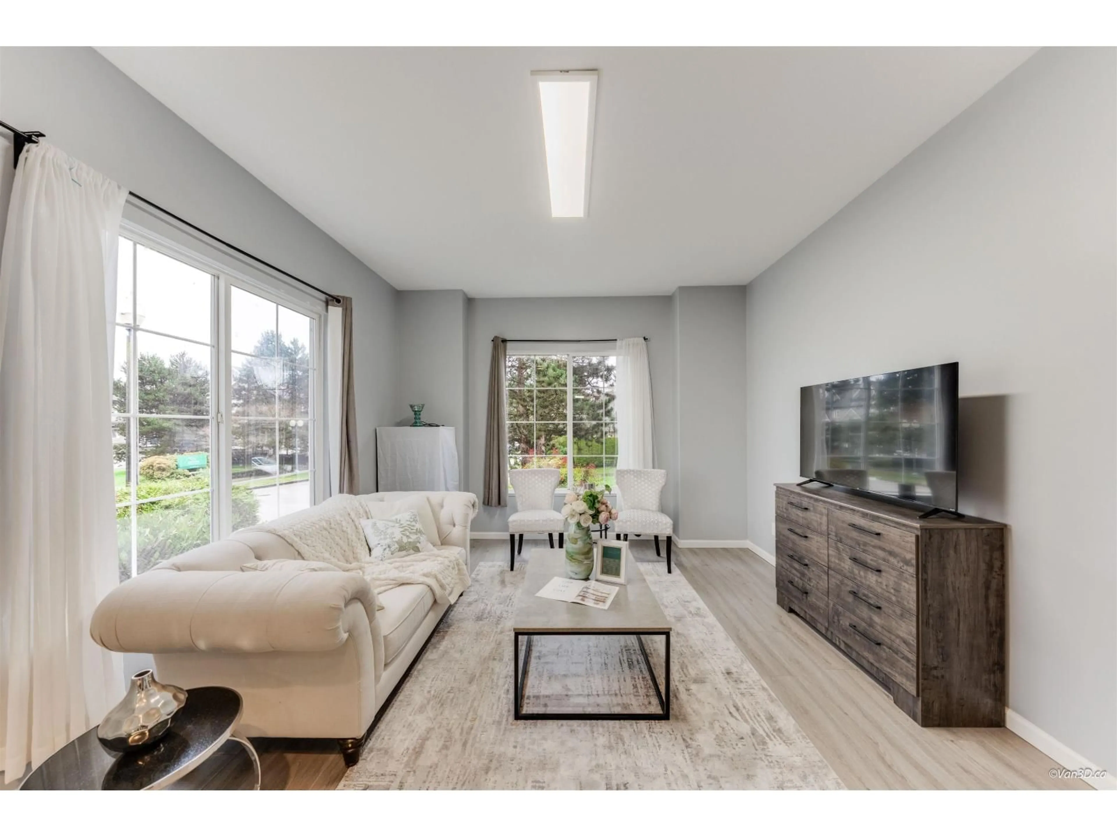 Living room with furniture, unknown for 15649 ROSEMARY HEIGHTS CRESCENT, Surrey British Columbia V3Z0K2