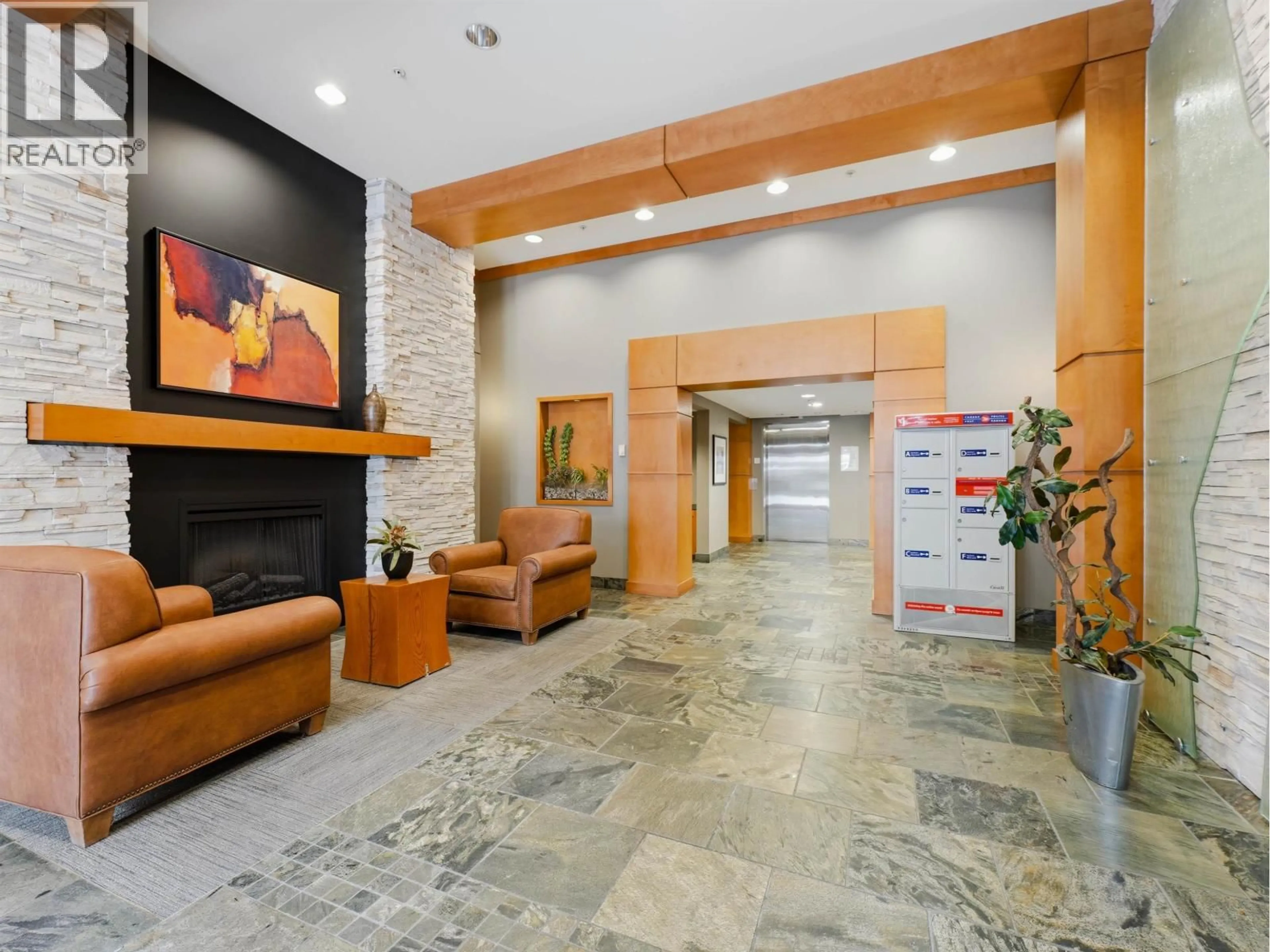 Lobby for 306 - 2958 SILVER SPRINGS BOULEVARD, Coquitlam British Columbia V3E3R9