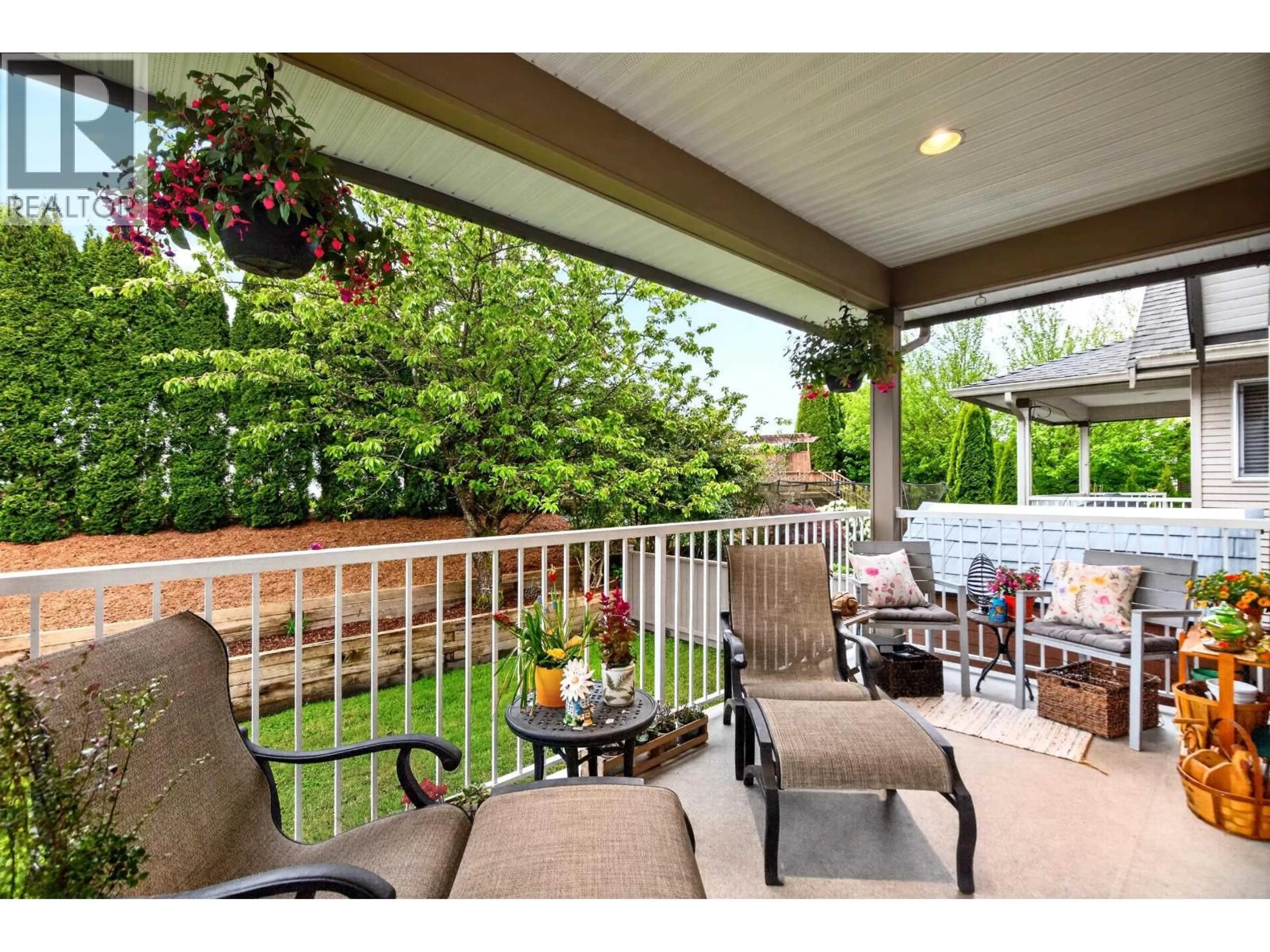 Patio, street for 19650 ALOUETTE BOULEVARD, Pitt Meadows British Columbia V3Y2V8