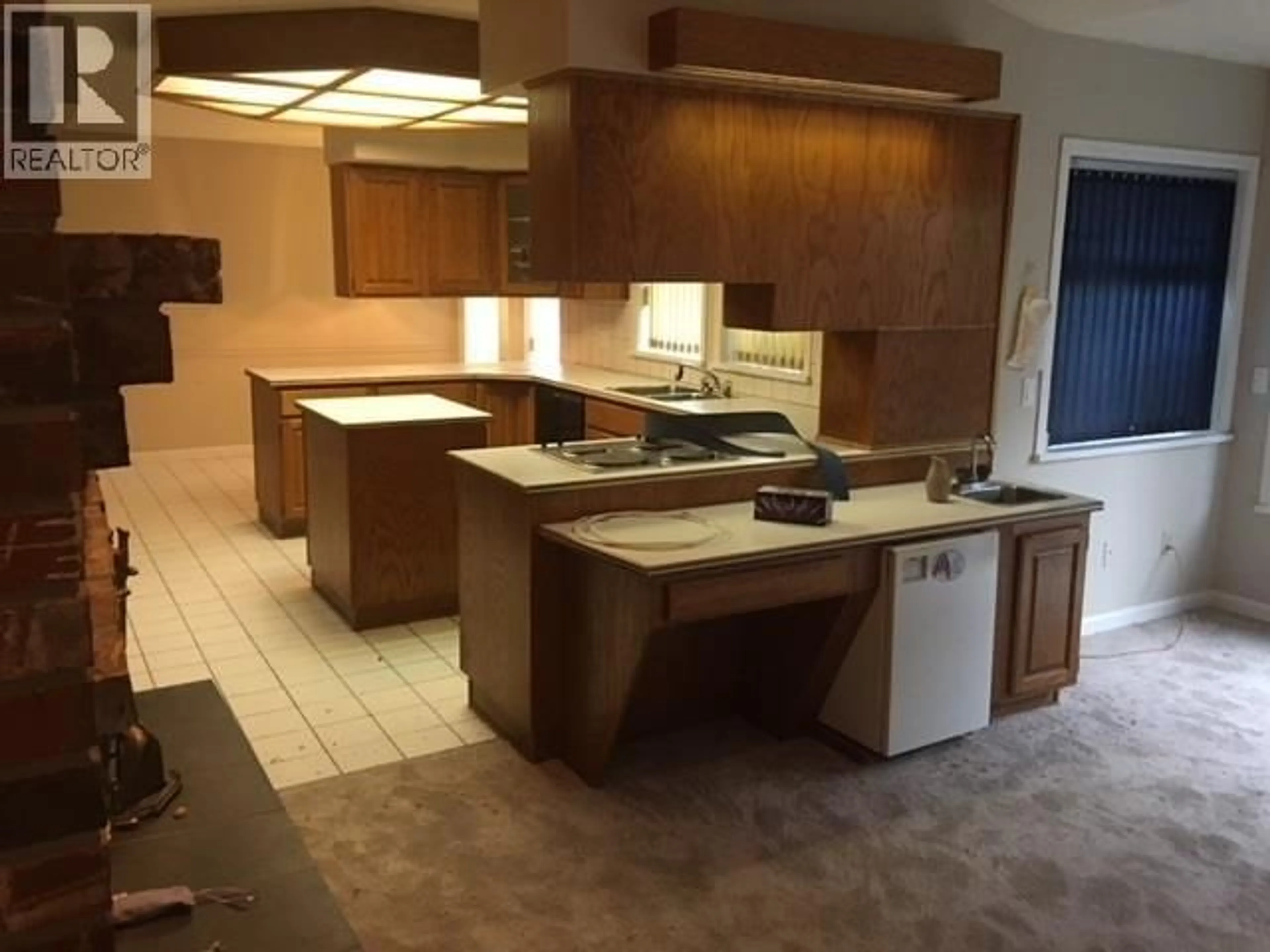Open concept kitchen, ceramic/tile floor for 8180 HEATHER STREET, Richmond British Columbia V6Y2R1