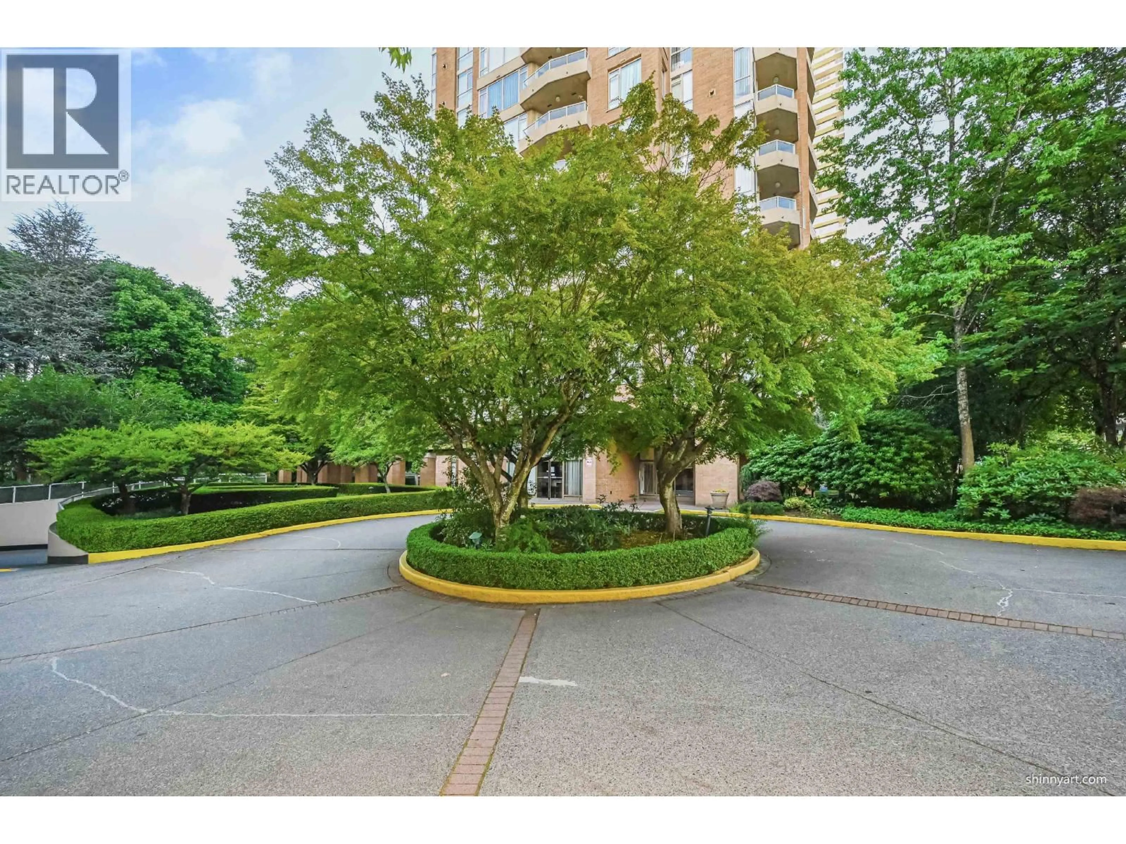 Indoor foyer for 1101 - 4689 HAZEL STREET, Burnaby British Columbia V5H4R6