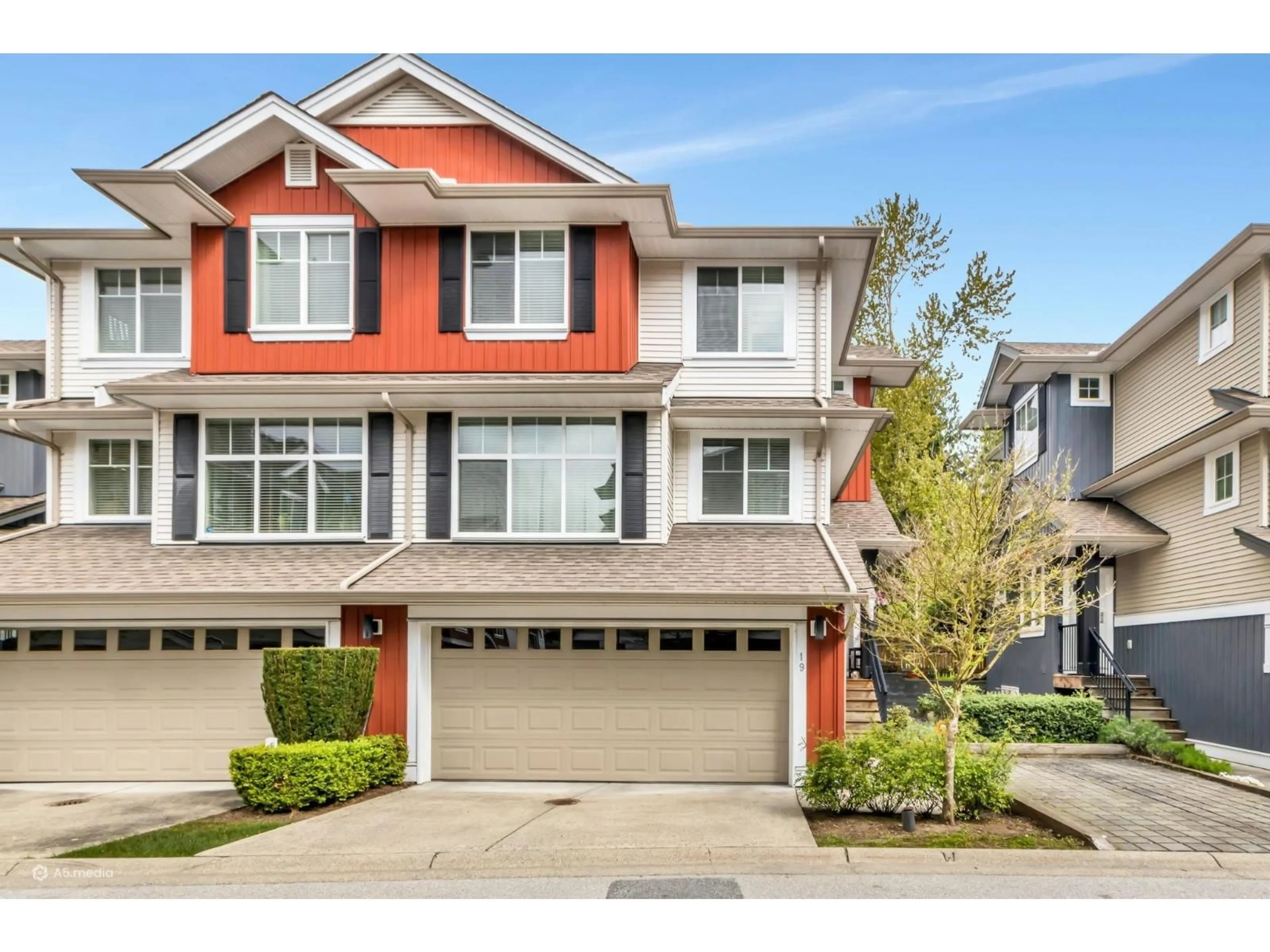 Home with vinyl exterior material, street for 19 - 6956 193 STREET, Surrey British Columbia V4N6E7