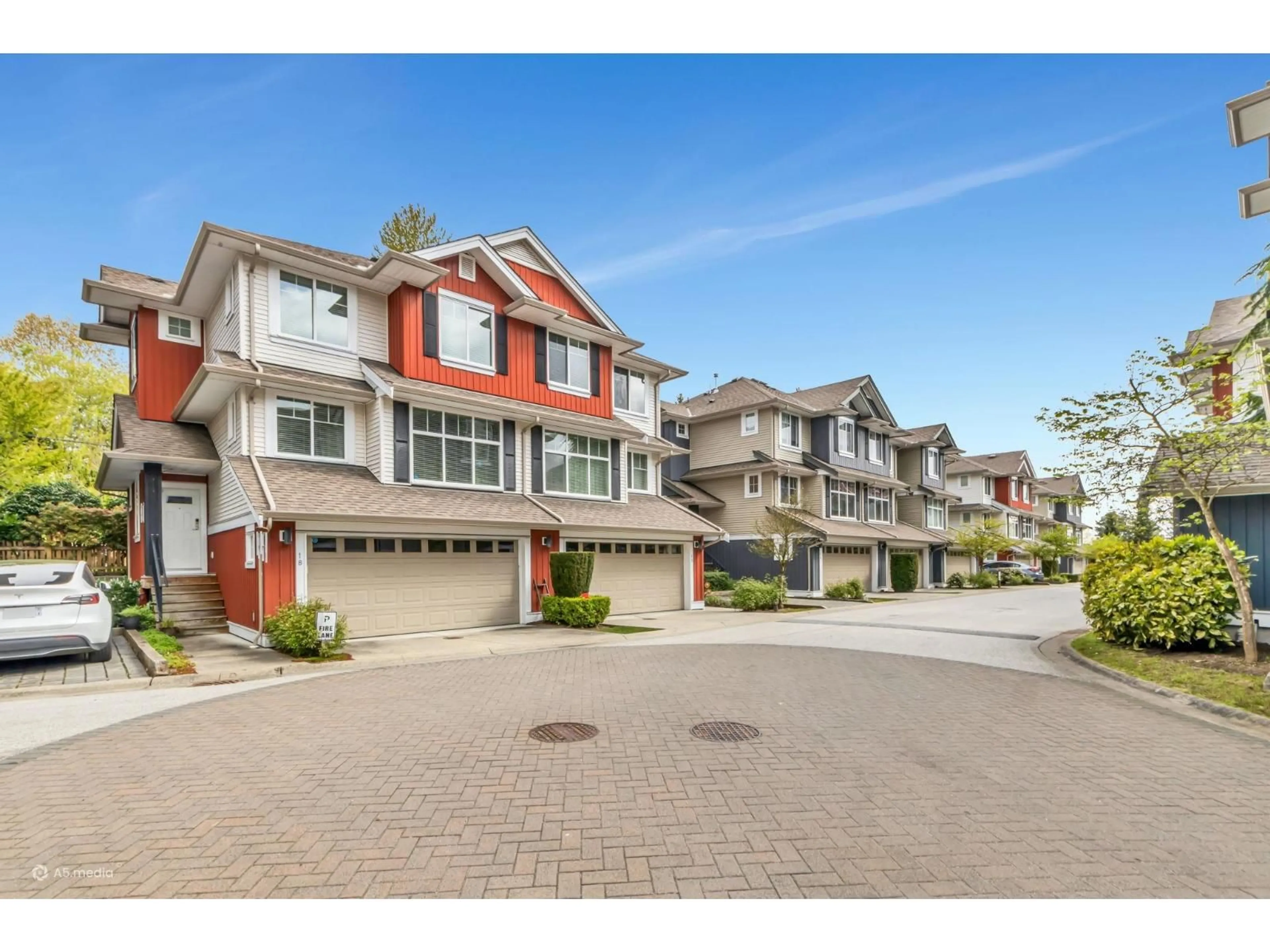 A pic from outside/outdoor area/front of a property/back of a property/a pic from drone, street for 19 - 6956 193 STREET, Surrey British Columbia V4N6E7