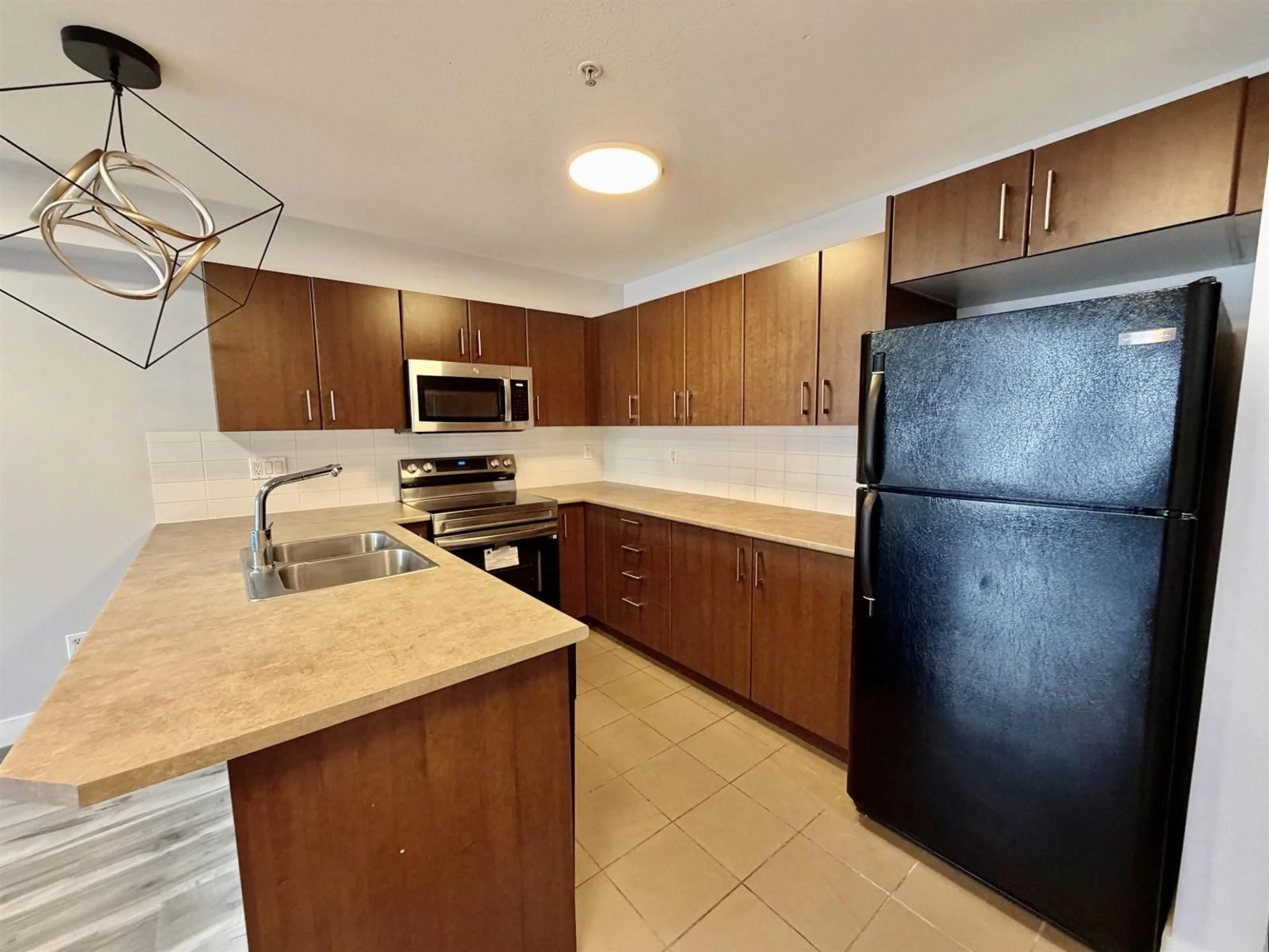 Standard kitchen, unknown for 214 - 45555 YALE ROAD, Chilliwack British Columbia V2P0A9