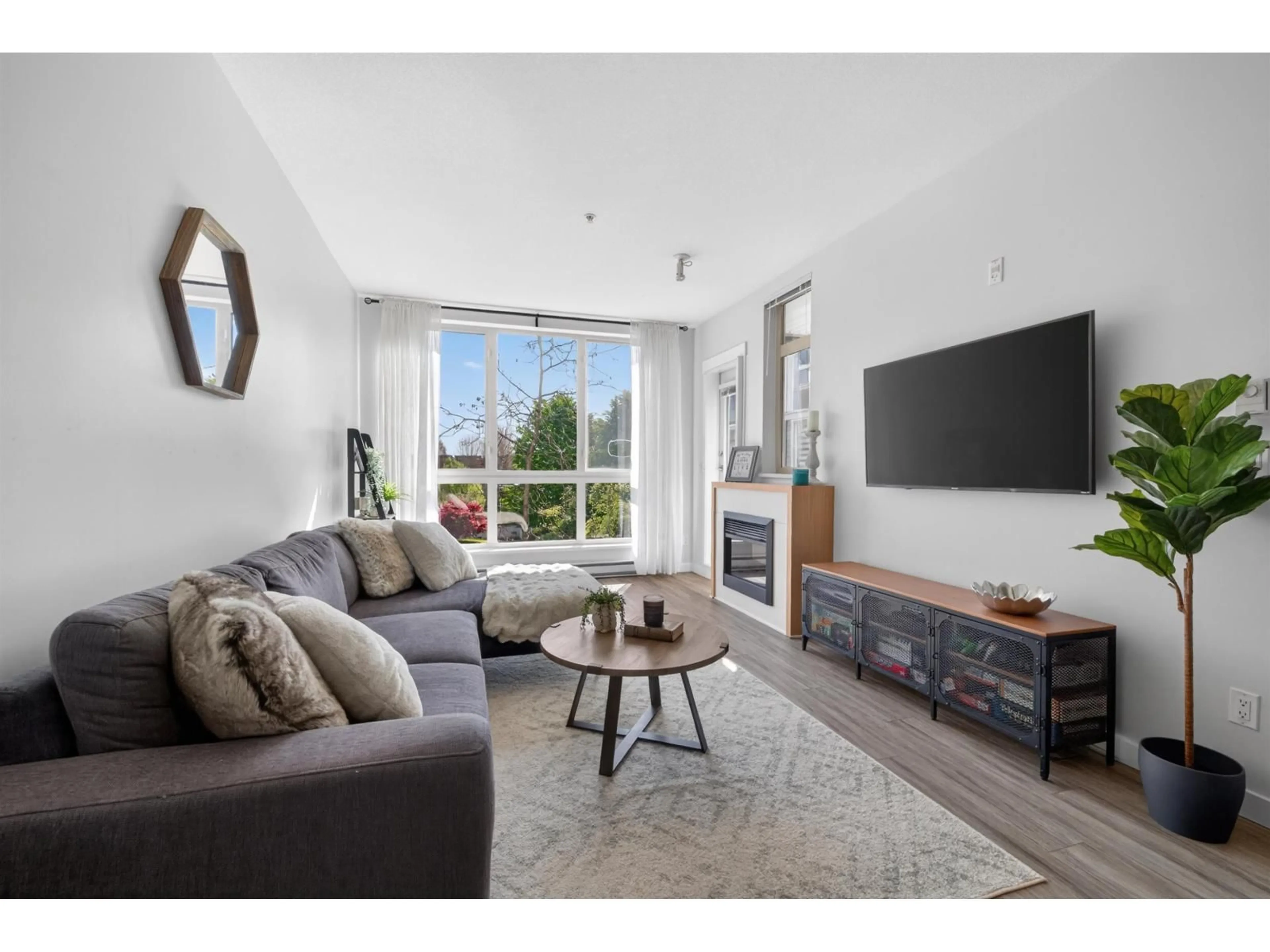 Living room with furniture, unknown for 329 - 15918 26 AVENUE, Surrey British Columbia V3Z5K3