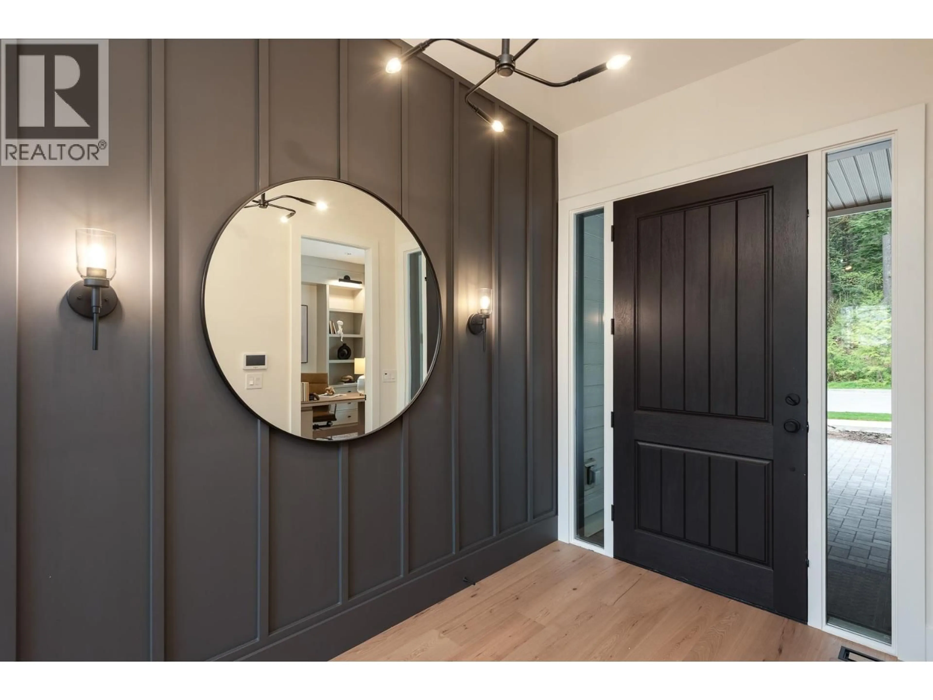 Indoor entryway for 3506 DANIELSON DRIVE, Coquitlam British Columbia V3E3H2