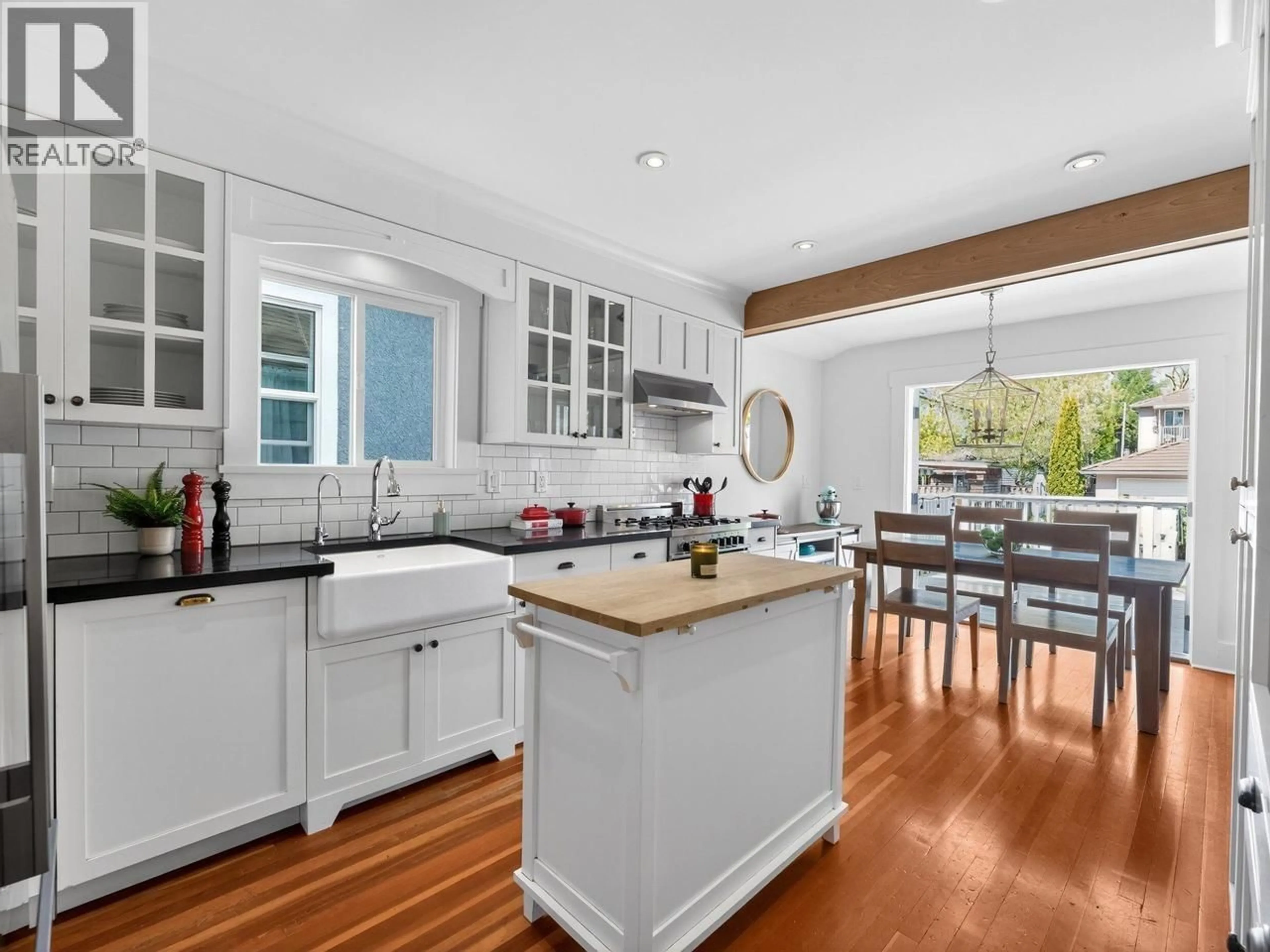 Open concept kitchen, unknown for 2281 7TH AVENUE, Vancouver British Columbia V5N1S8