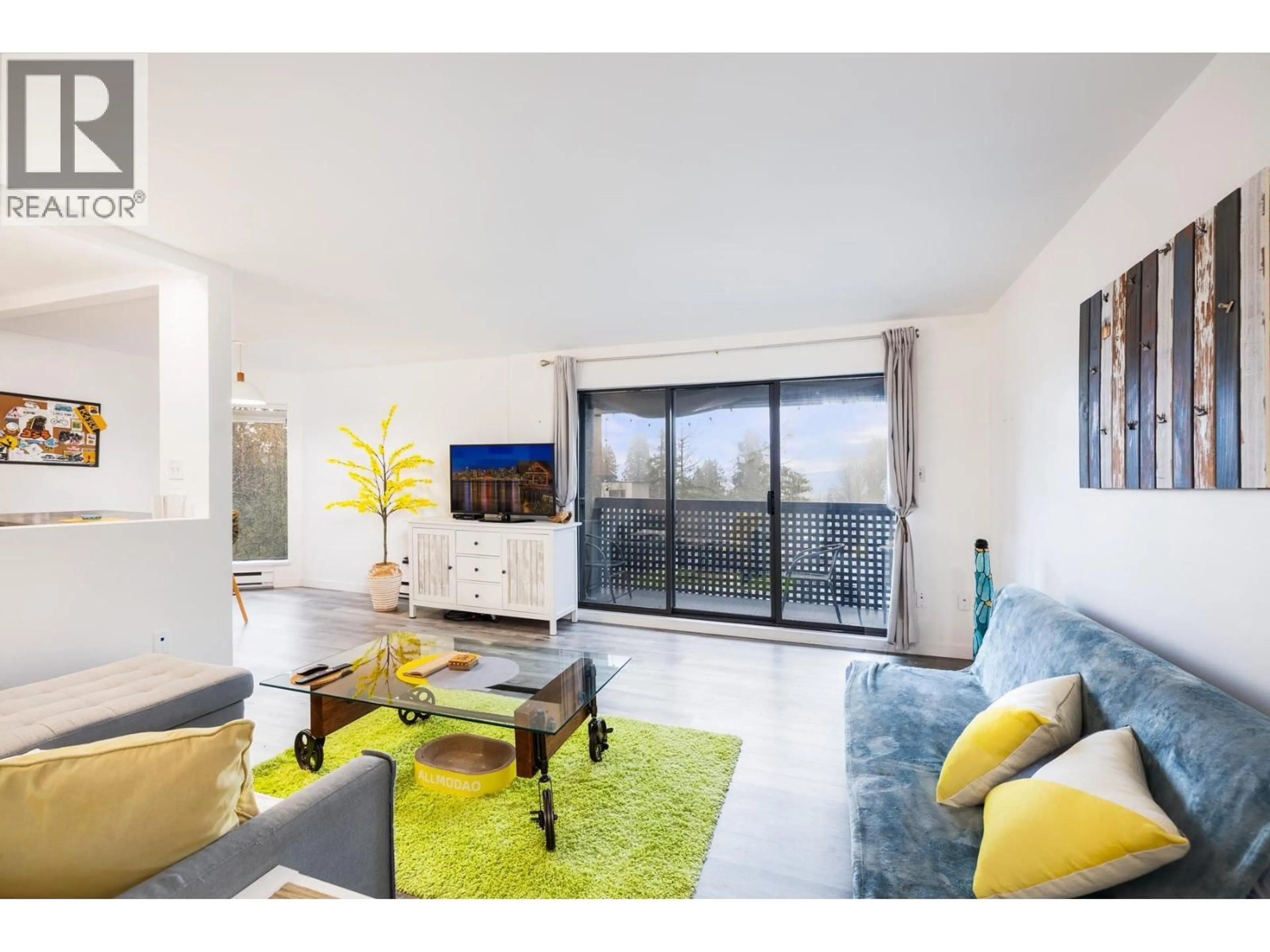Living room with furniture, unknown for 408 - 340 GINGER DRIVE, New Westminster British Columbia V3L5L7