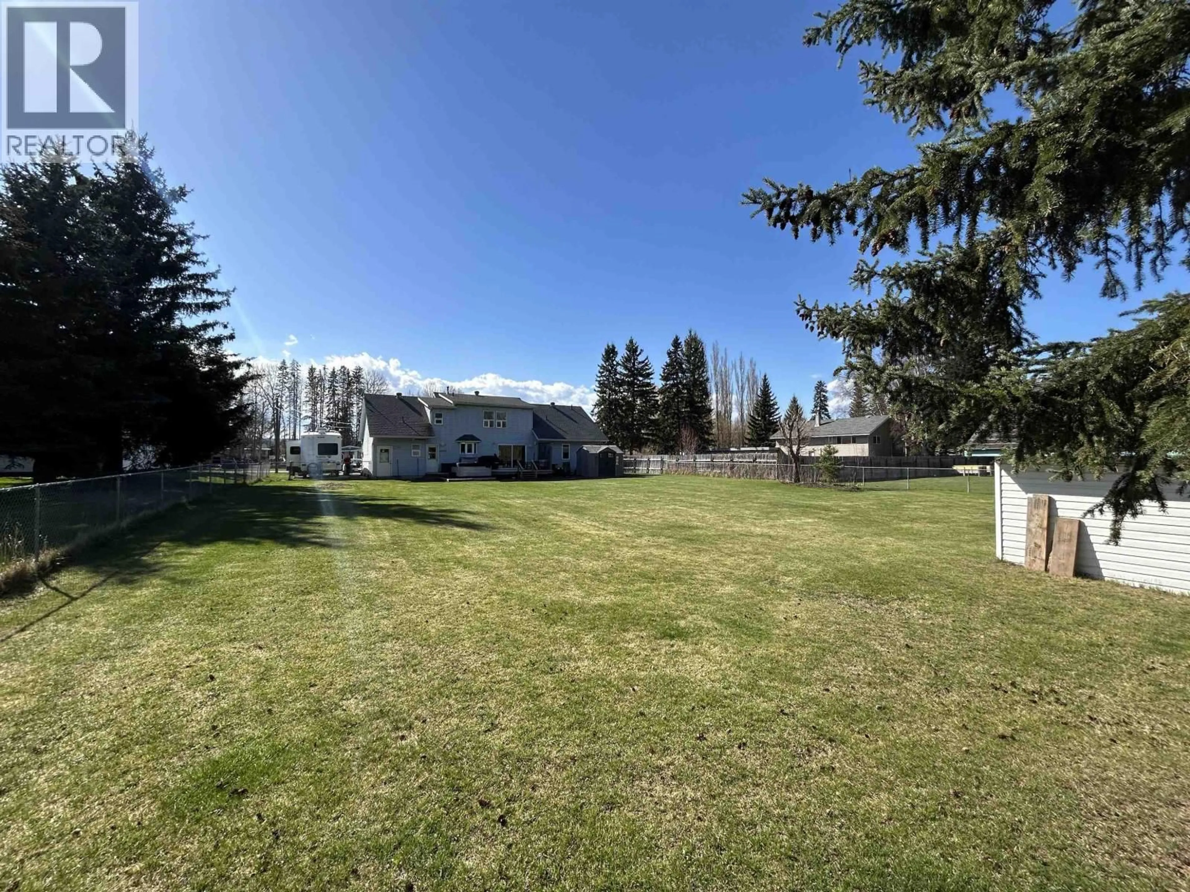 A pic from outside/outdoor area/front of a property/back of a property/a pic from drone, mountain view for 950 LAUREL ROAD, Quesnel British Columbia V2J5V4