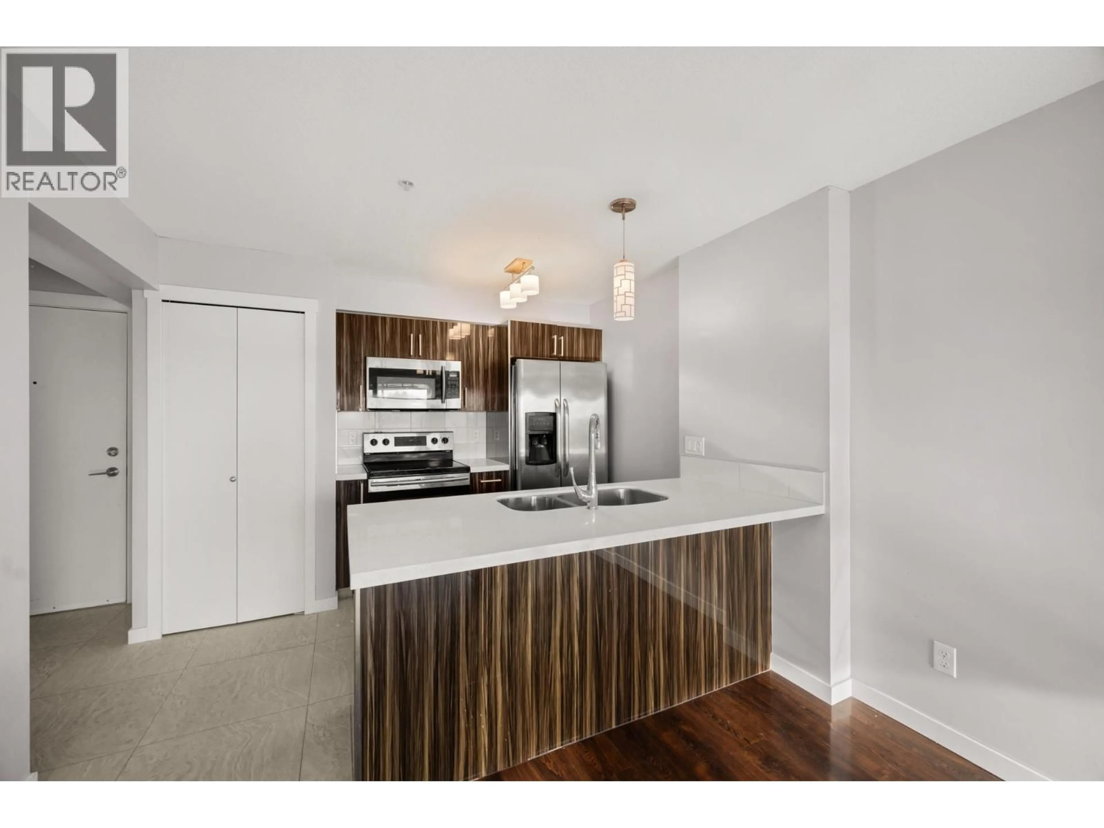 Standard kitchen, wood/laminate floor for 503 - 22318 LOUGHEED HIGHWAY, Maple Ridge British Columbia V2X2T4