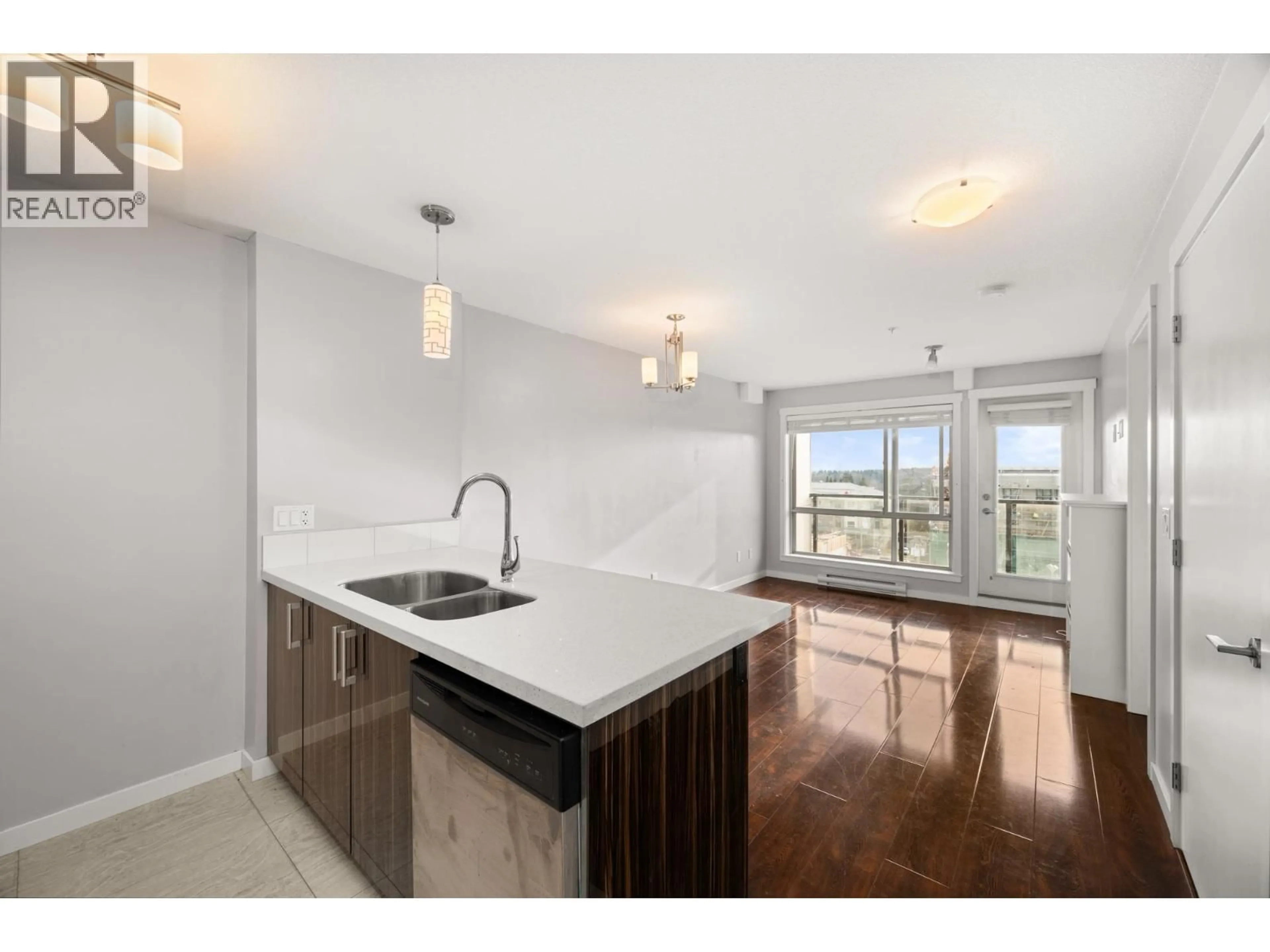 Open concept kitchen, wood/laminate floor for 503 - 22318 LOUGHEED HIGHWAY, Maple Ridge British Columbia V2X2T4