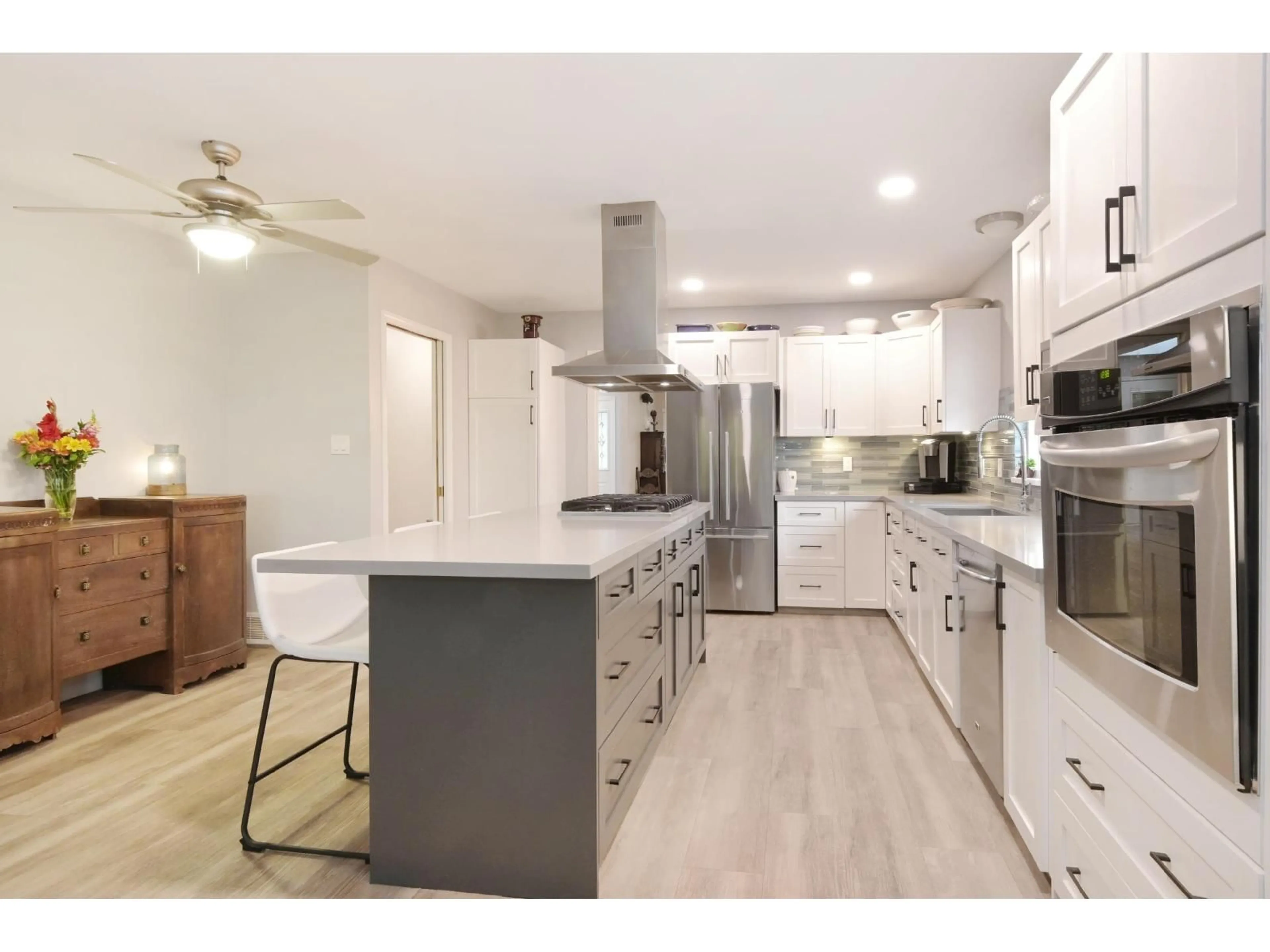 Open concept kitchen, unknown for 20535 98 AVENUE, Langley British Columbia V1M2H6