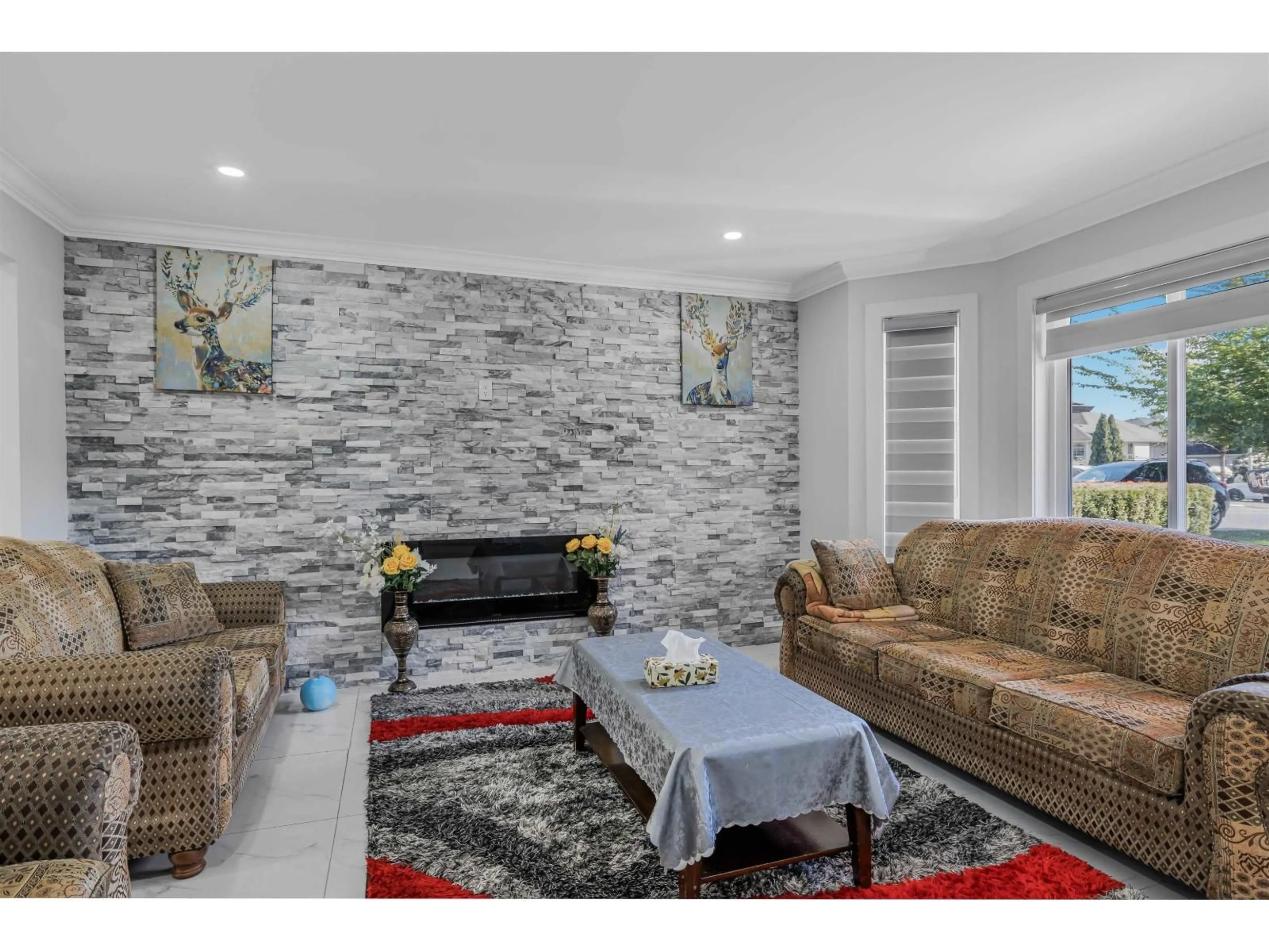 Living room with furniture, ceramic/tile floor for 12227 68A AVENUE, Surrey British Columbia V3W0X3