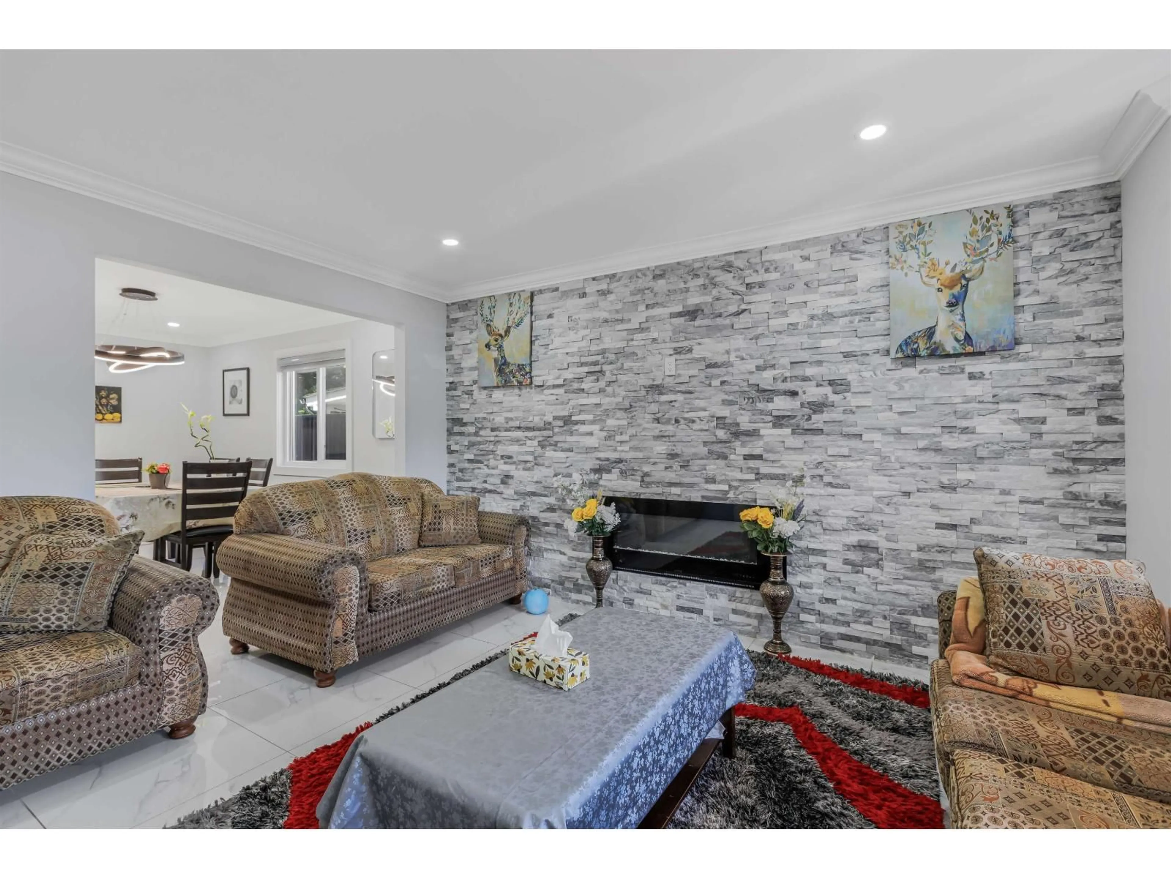 Living room with furniture, ceramic/tile floor for 12227 68A AVENUE, Surrey British Columbia V3W0X3