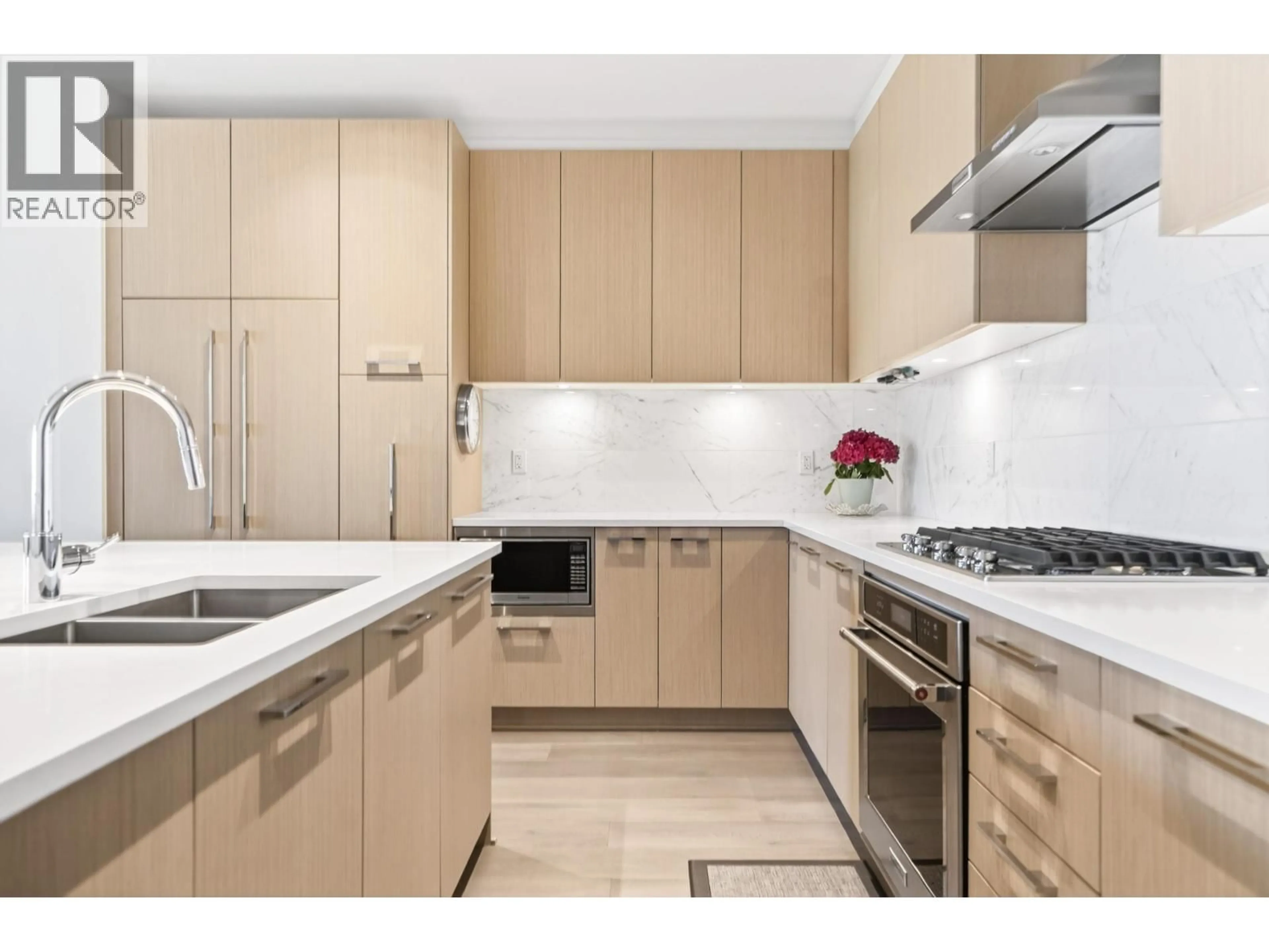 Standard kitchen, unknown for 206 - 5535 ADMIRAL WAY, Delta British Columbia V4K0E3